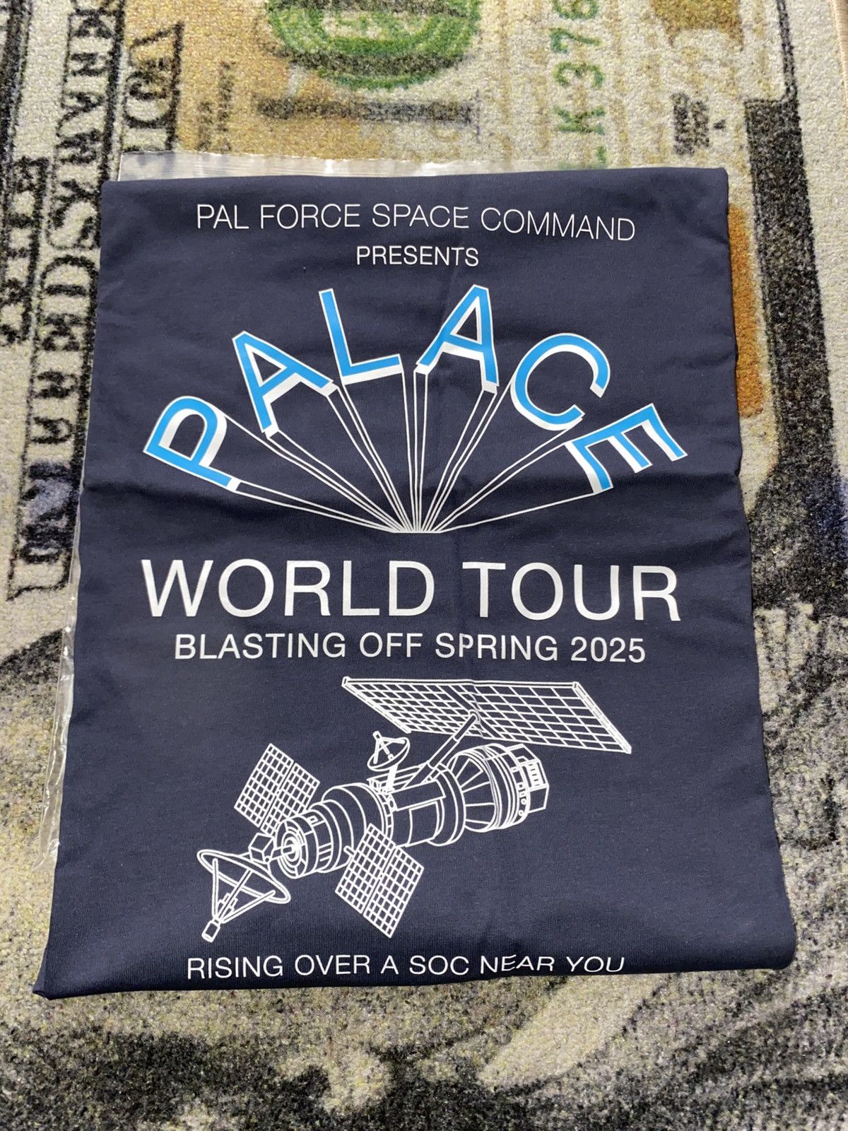 Palace Palace World Tour T-Shirt (SS25) Navy Size US XL / EU 56 / 4 - 1 Thumbnail