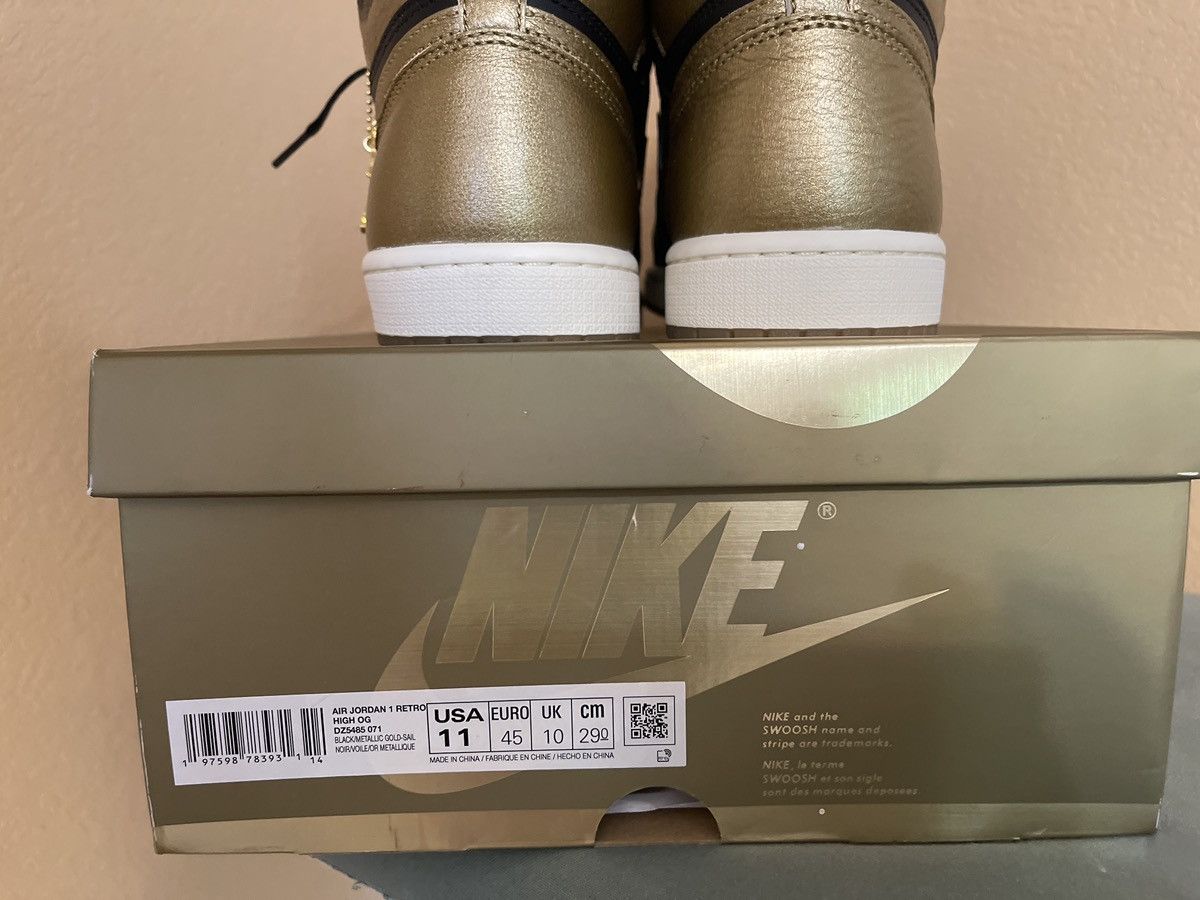 Nike Air Jordan 1 Retro High OG Size US 11 / EU 44 - 7 Thumbnail