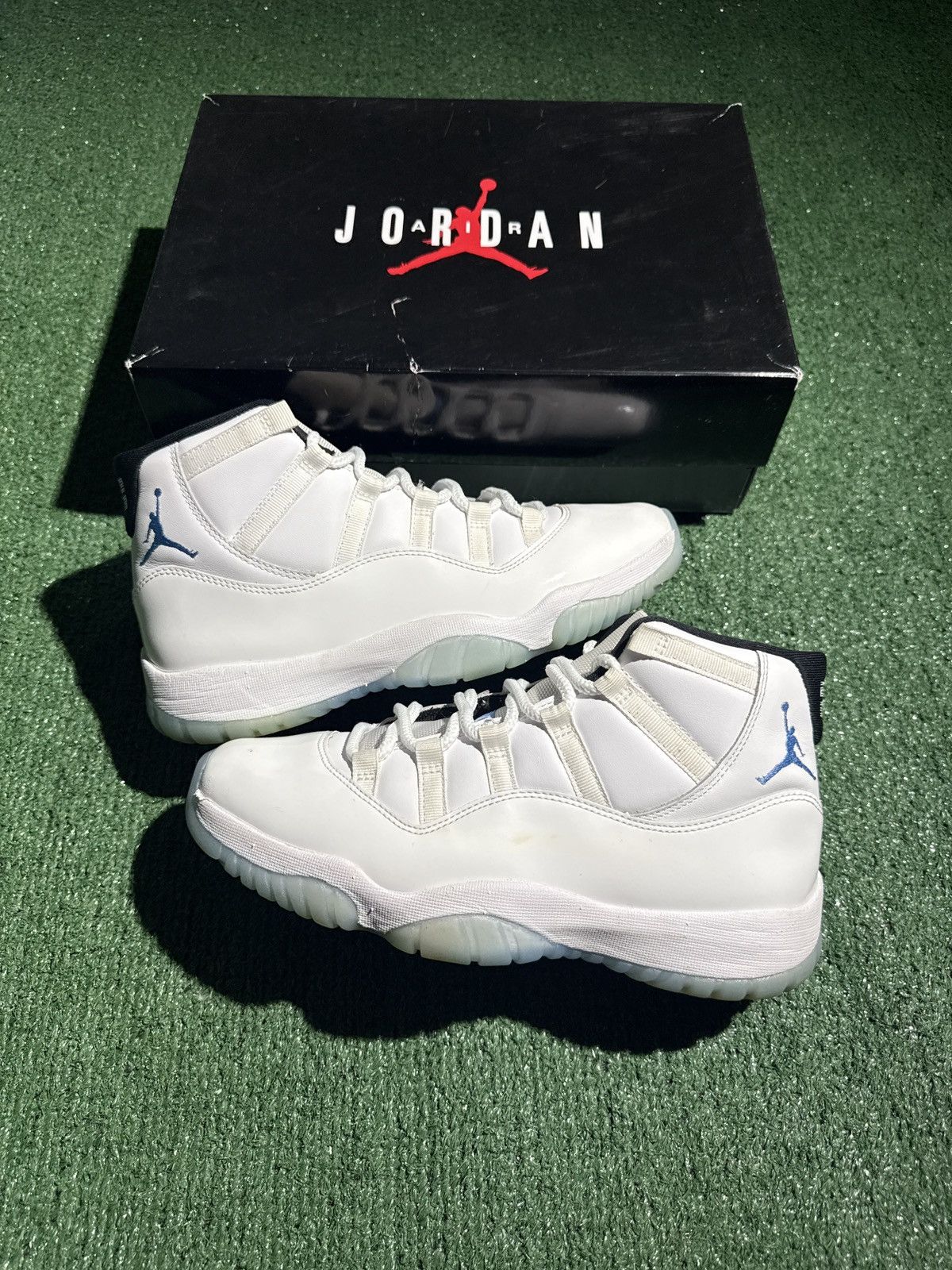 Jordan Brand Jordan 11 Legend Blue 2024 Size US 9 / EU 42 - 1 Thumbnail