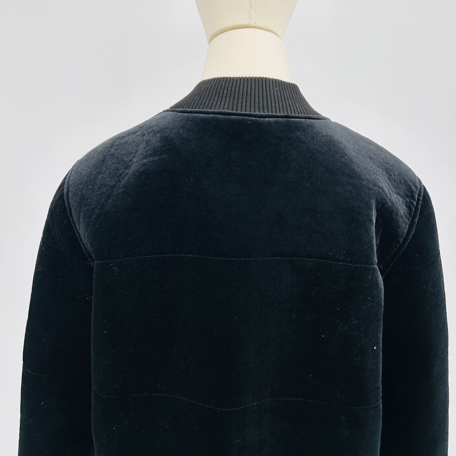 Members Only NWT Members Only Black Velvet Bomber Jacket Size M / US 6-8 / IT 42-44 - 7 Thumbnail