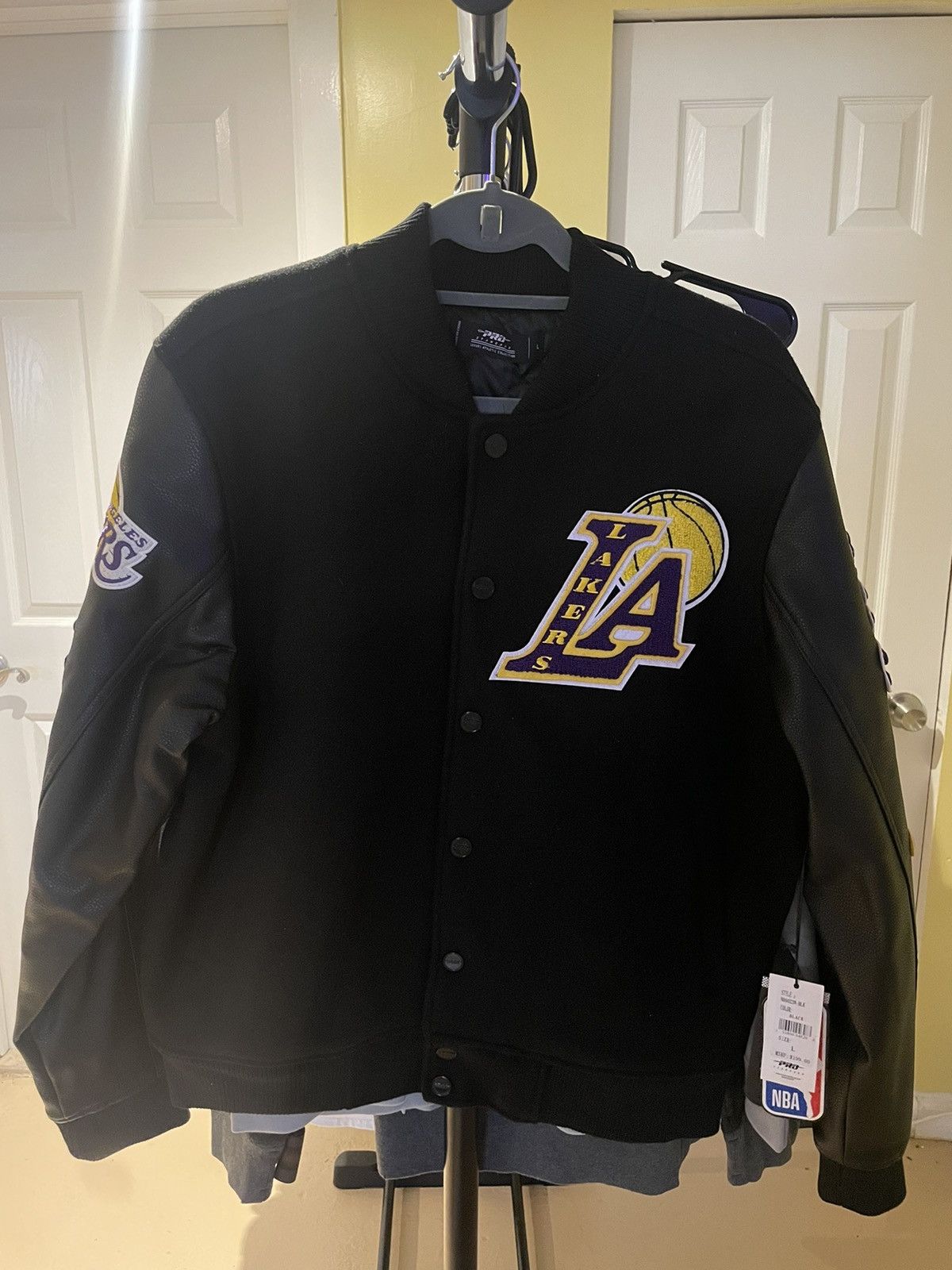 Pro Standard Lakers Pro Standard varsity jacket Size US L / EU 52-54 / 3 - 2 Thumbnail