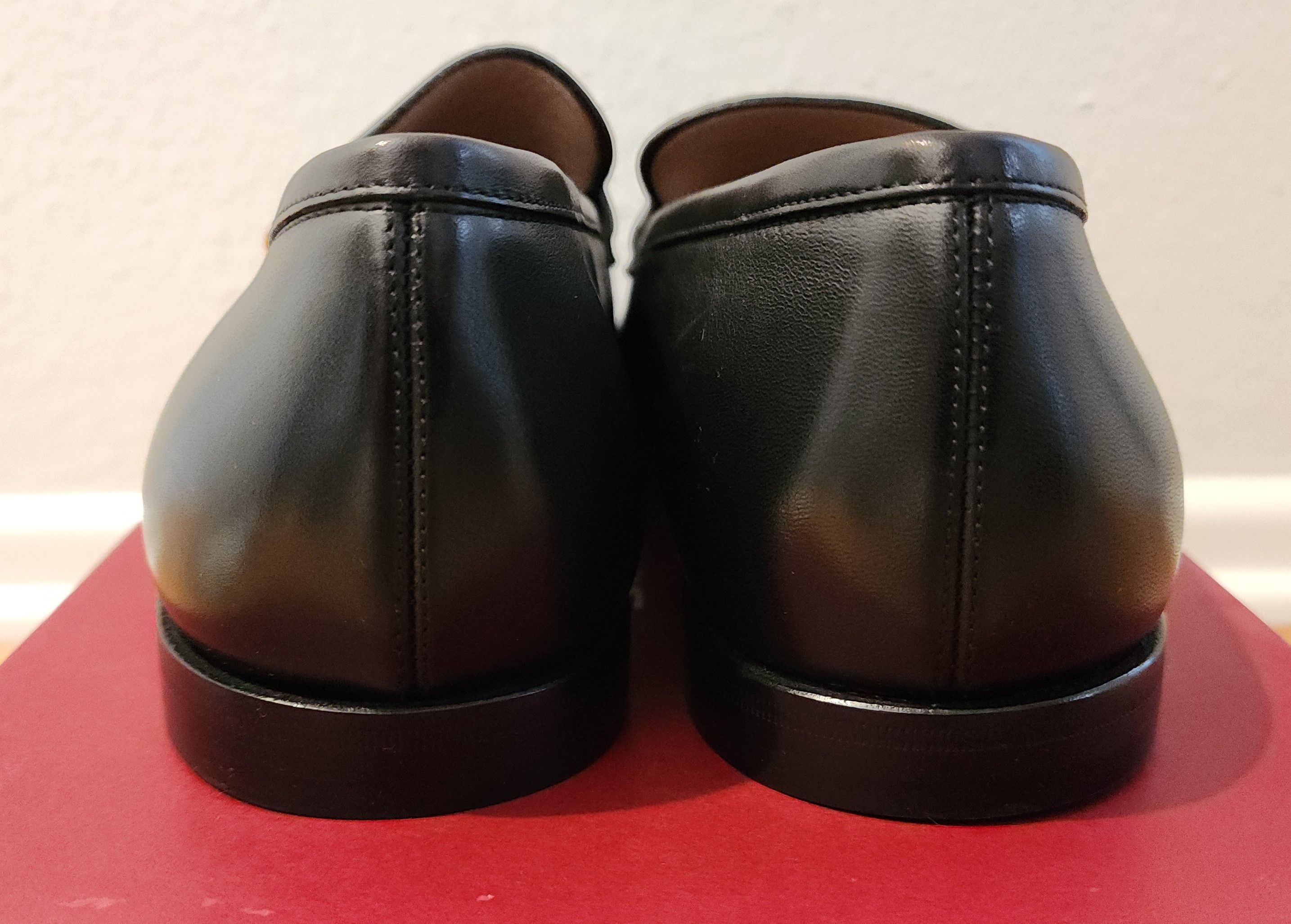 Salvatore Ferragamo Ferragamo Gancini Ornament Loafers Black Size US 9 / EU 42 - 3 Thumbnail