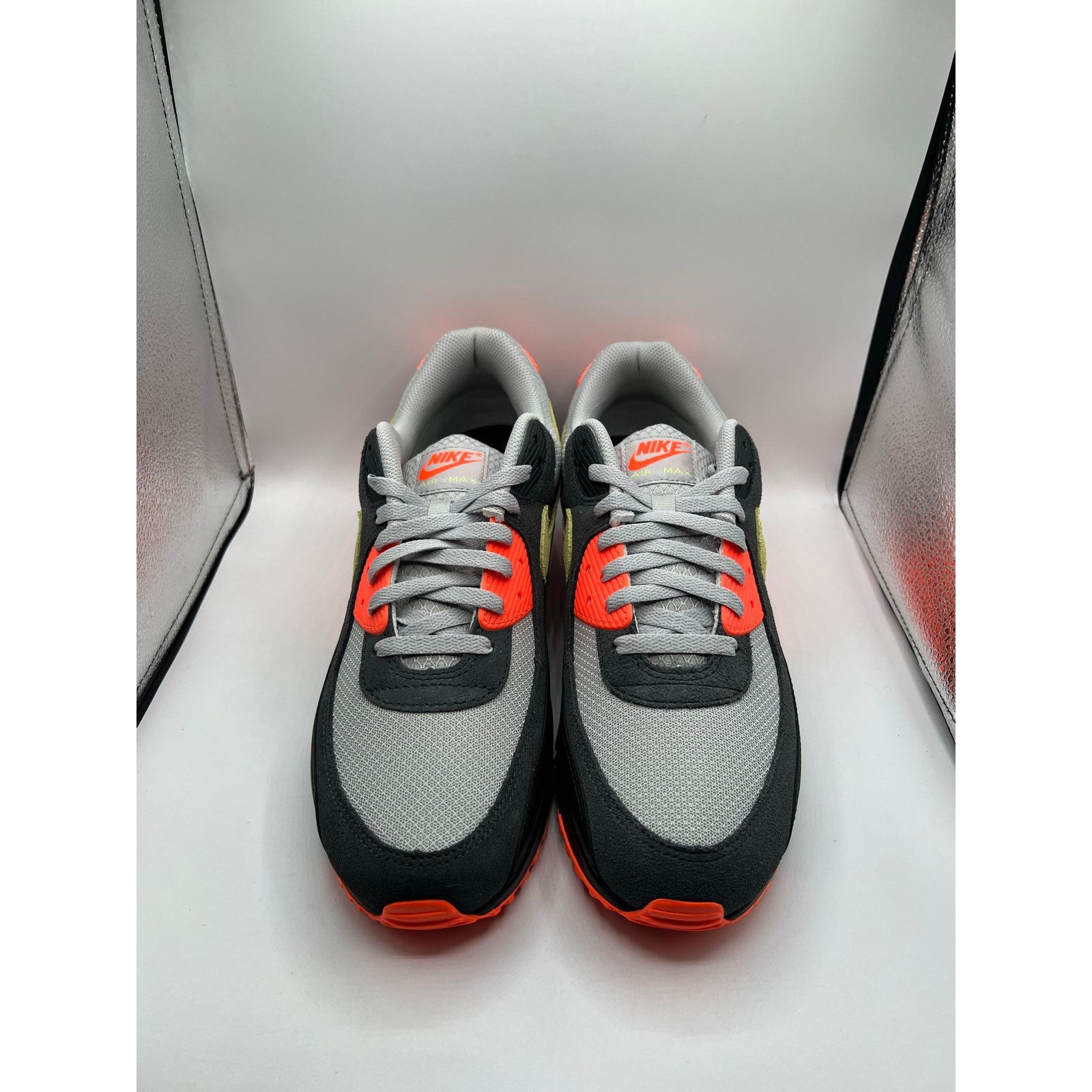 Nike Air Max 90 “Smoke Grey Hyper Crimson”size 14 men’s