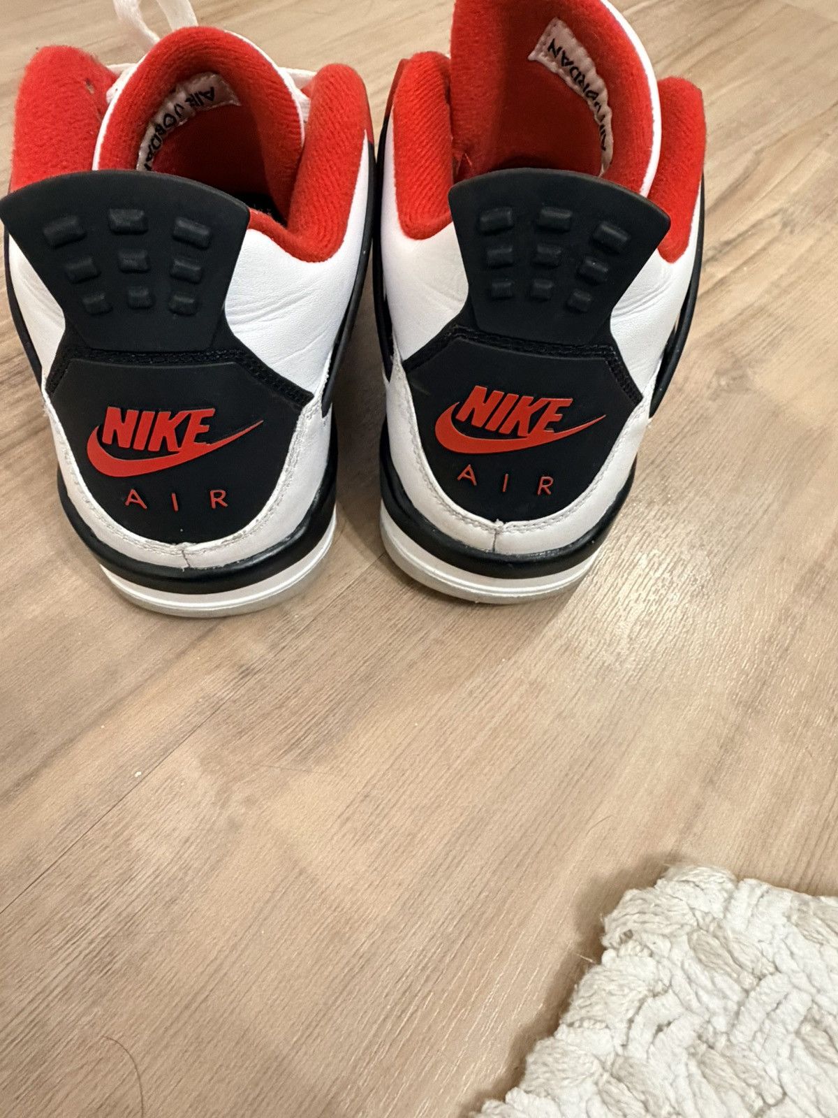 Nike Air Jordan 4 Retro "Fire Red" Size US 6 / IT 36 - 4 Thumbnail
