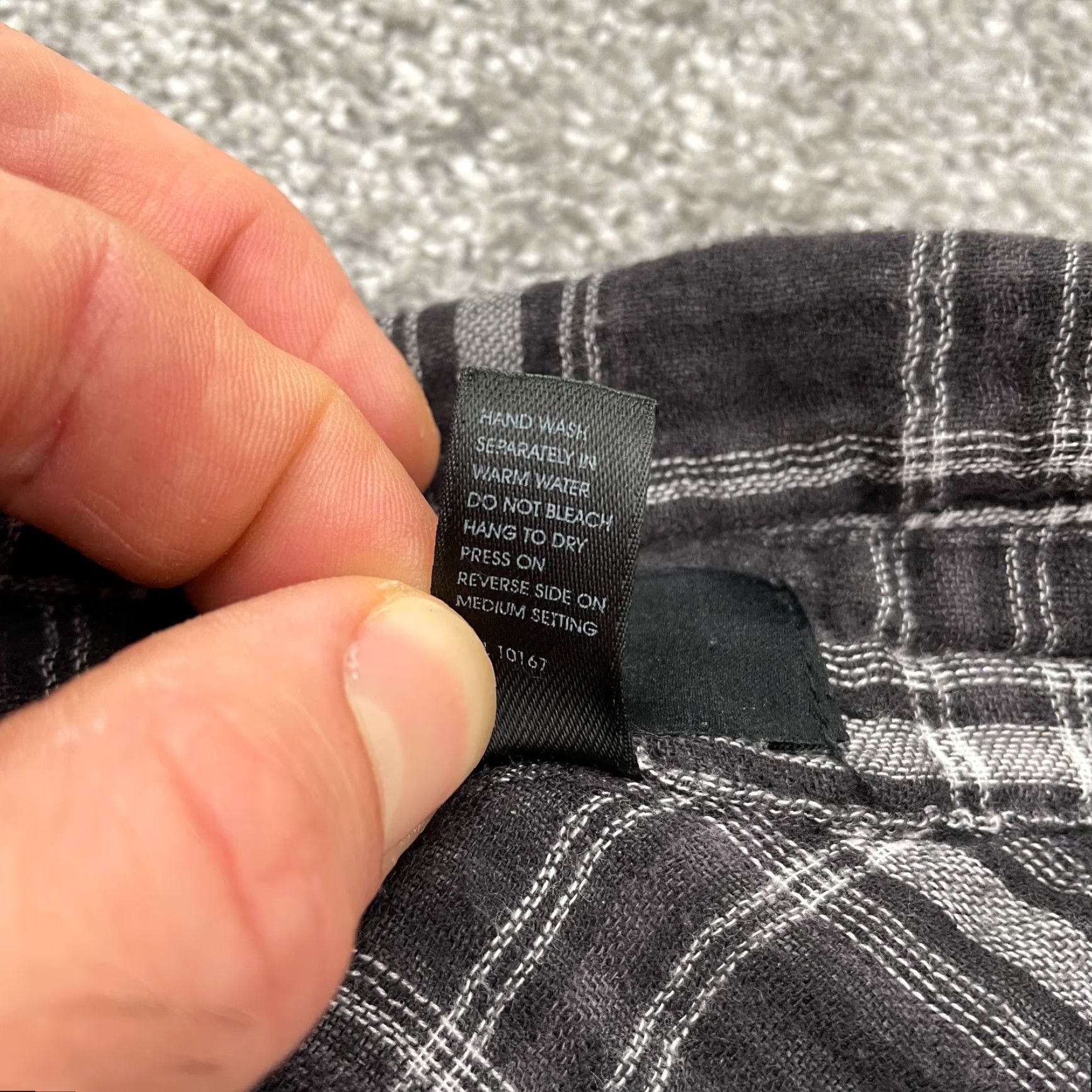 Bloomingdale's Aqua by Bloomingdale's Shirt Women Adult Small Black Flannel Cotton Plaid Button-Up Womens Size S / US 4 / IT 40 - 5 Thumbnail