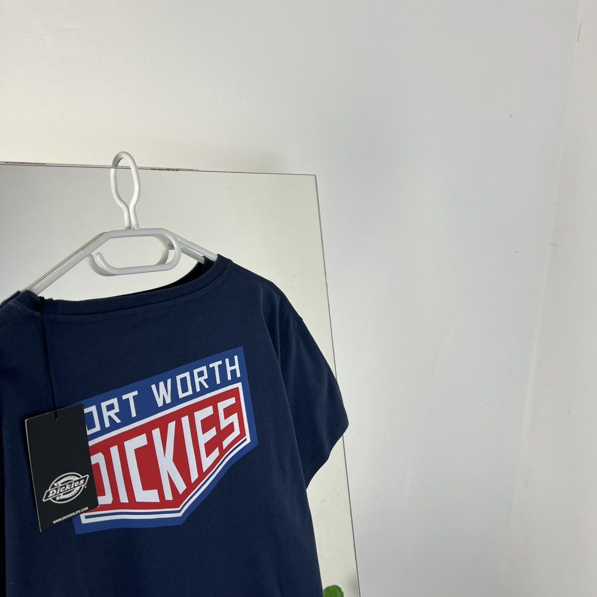 Dickies New! Vintage Dickies Big Logo T-Shirt Sk8 Style Size US XL / EU 56 / 4 - 2 Thumbnail