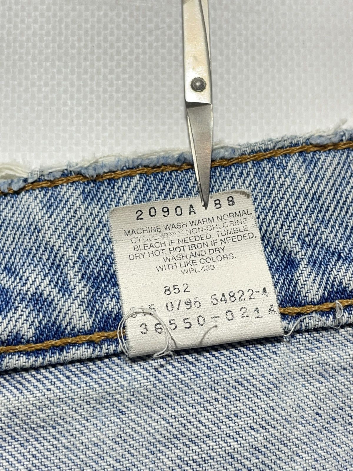 Levi's Vintage Levi’s 550 Relaxed Fit Jean Shorts Size US 32 / EU 48 - 21 Thumbnail