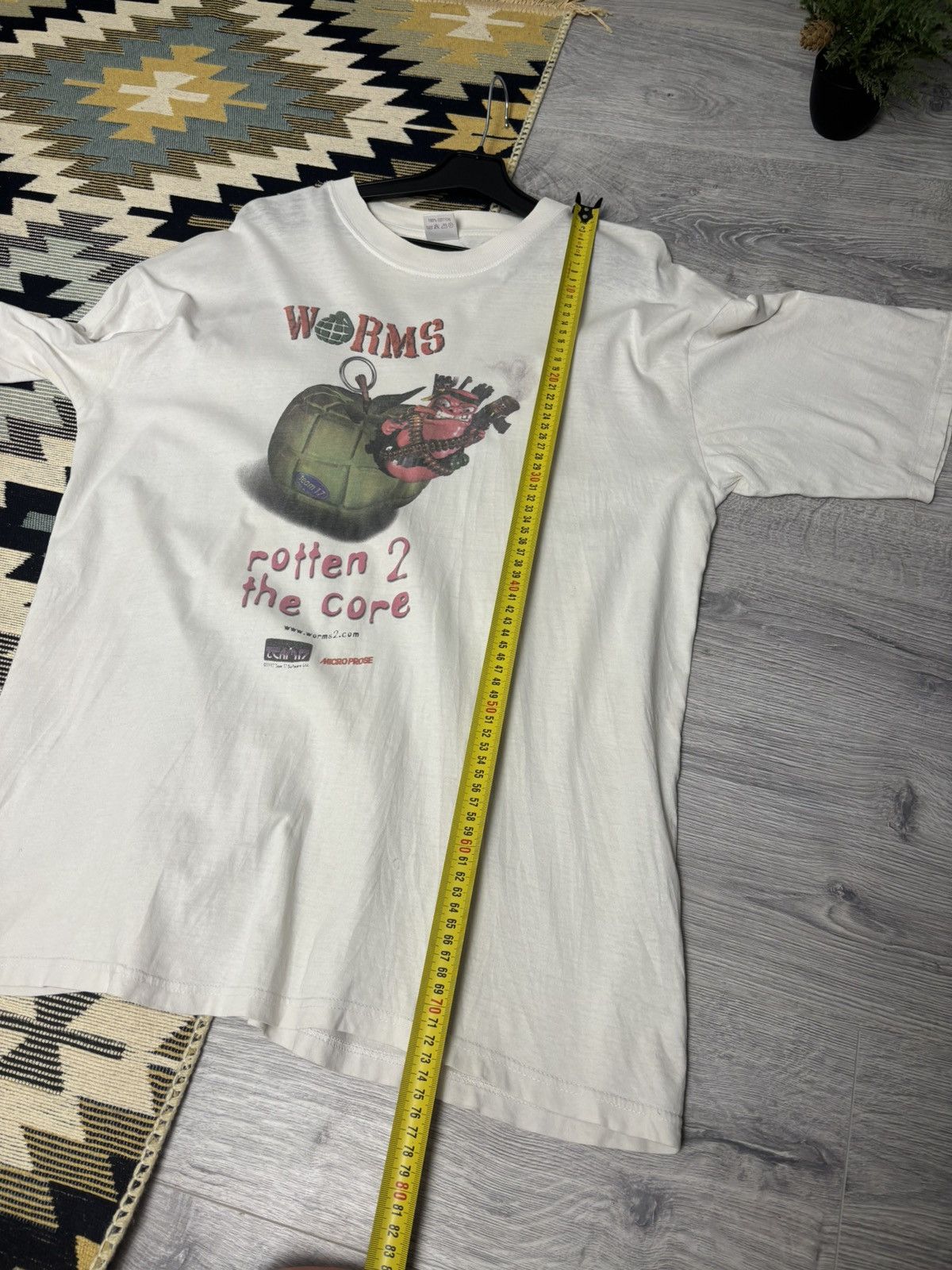 Vintage Vintage 90s Worms 2 Rotten 2 Microsoft game T-Shirt XL Size US XL / EU 56 / 4 - 17 Thumbnail