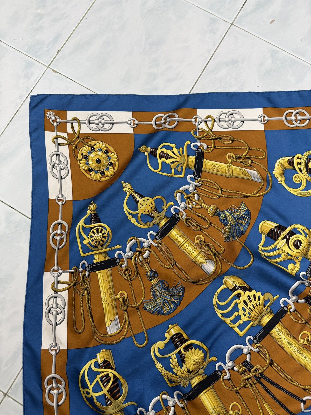 Hermes 💥💥🔥ARCHIVE AUTHENTIC HERMES CLIQUETIS SILK SCARF Size ONE SIZE - 2 Thumbnail