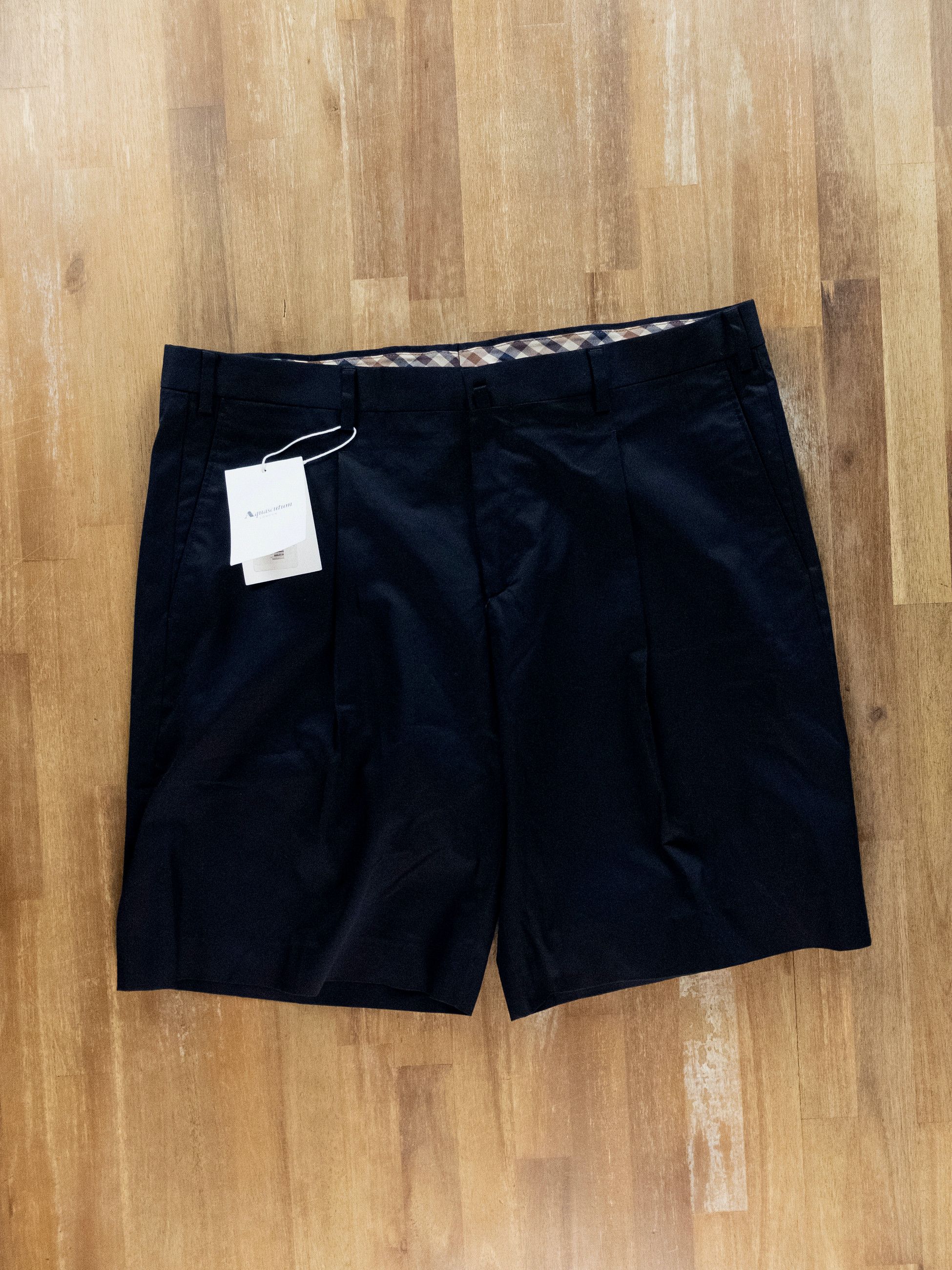 Aquascutum AQUASCUTUM navy blue cotton chino shorts Size 36 Size US 36 / EU 52 - 1 Thumbnail