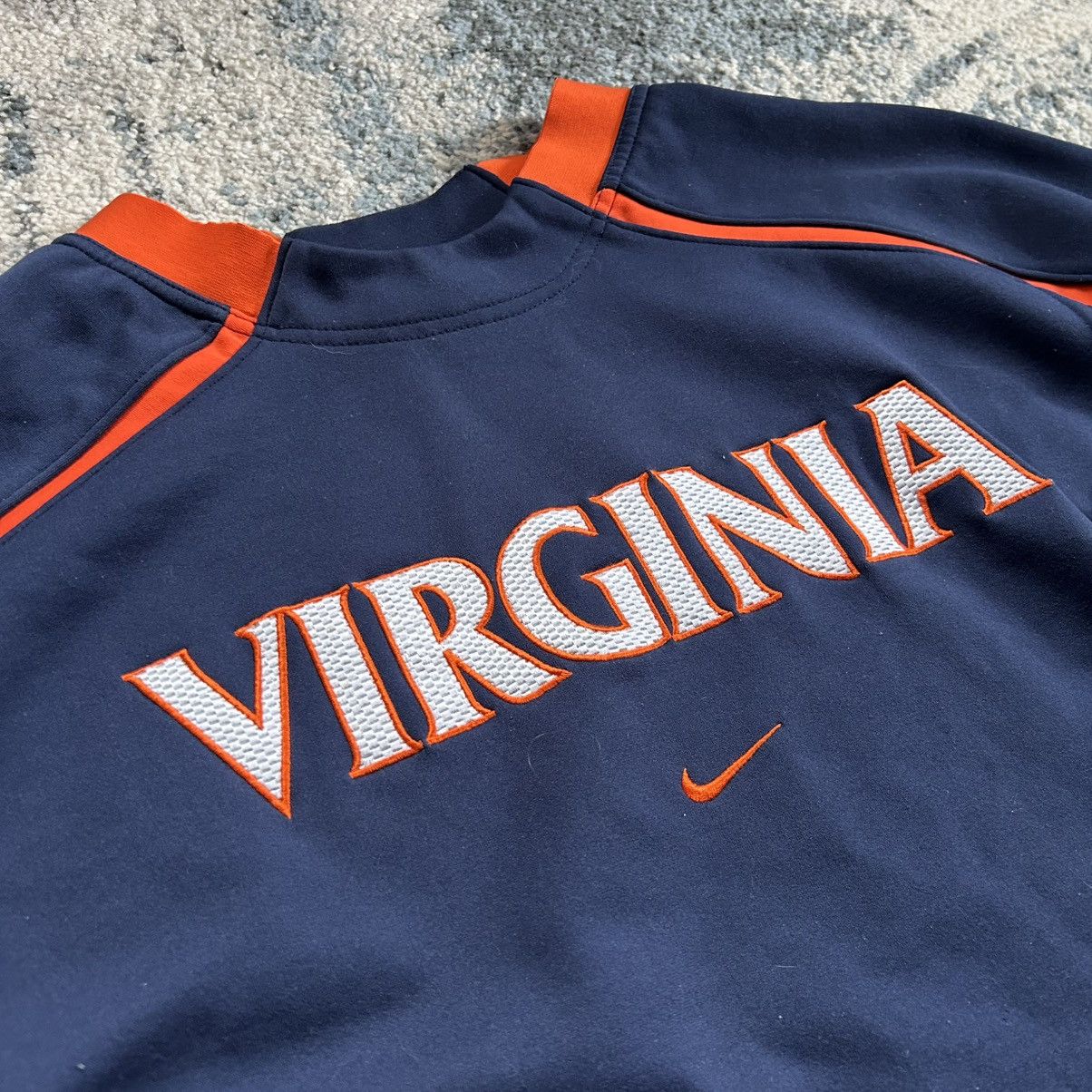 Nike 2009 UNiVERSiTY of ViRGiNiA L/S TENNiS TOP UVA CAVALiERS Size US L / EU 52-54 / 3 - 8 Thumbnail