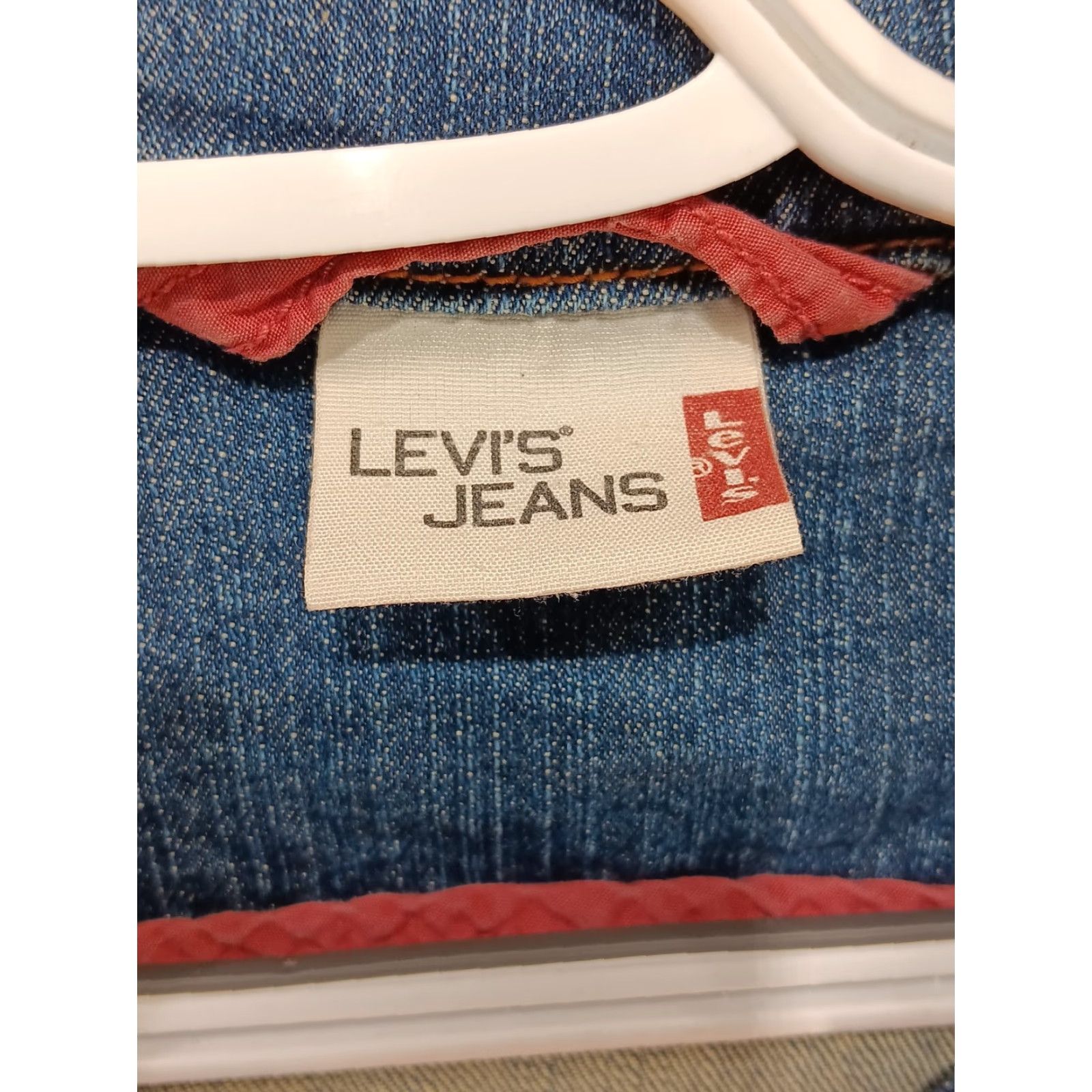 Levi's Levi's Denim Jacket Women Cropped Blue Embroidered Strawberry Elbow Patches M Size Jean Size 32" / US 10 / IT 46 - 3 Thumbnail