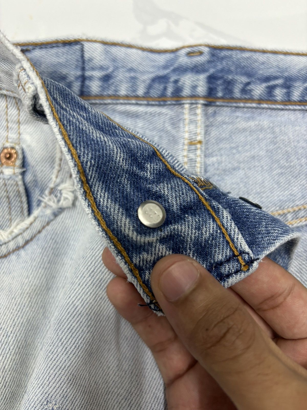 Levi's VINTAGE LEVIS 501 PAINTER JEANS DISTRESSED DENIM Size US 30 / EU 46 - 11 Thumbnail