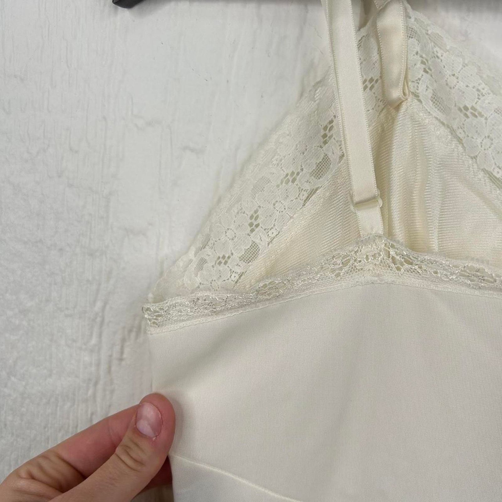 Other Vintage 80’s Vanity Fair White Satin Slip Dress Size Medium Size ONE SIZE - 8 Thumbnail