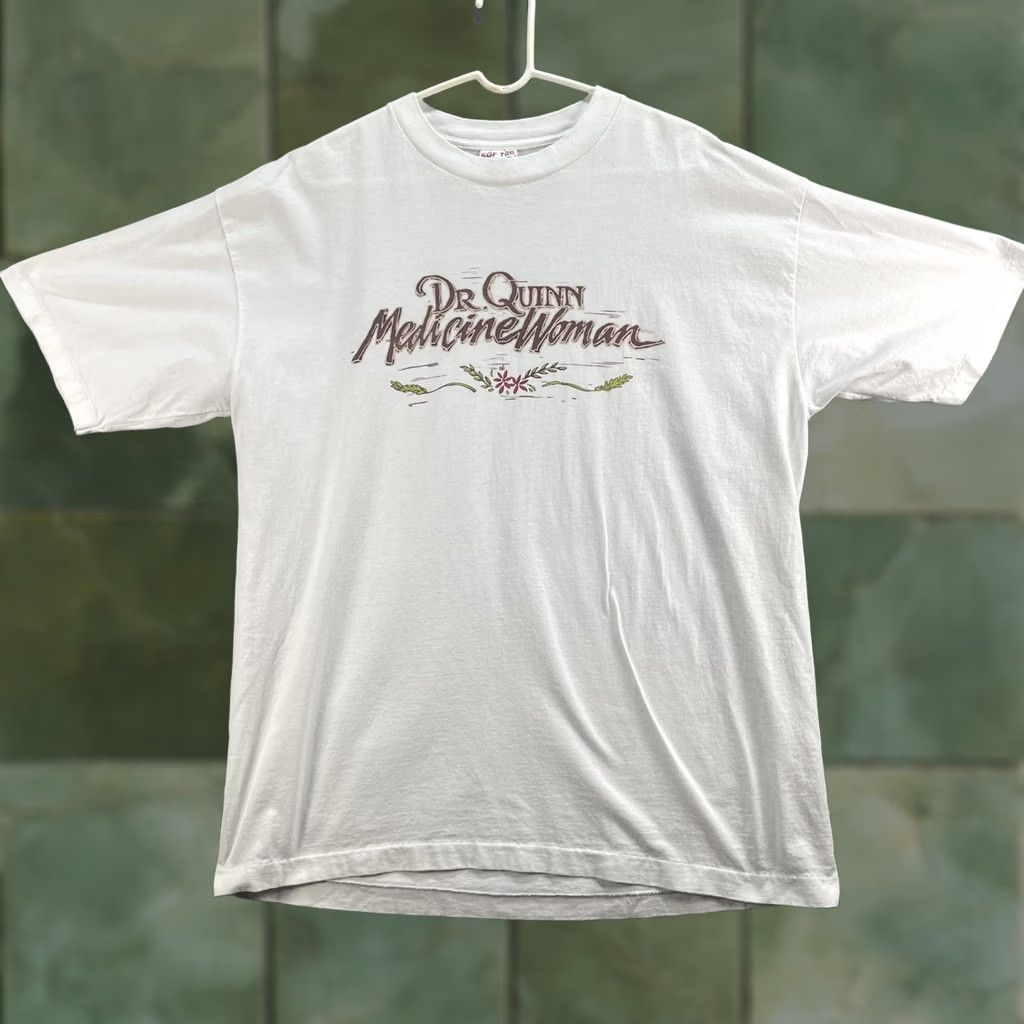 TEE JAYS VINTAGE Dr Quinn Medicine Woman Shirt Mens XL White TV Show Graphic Tee 90s Size US XL / EU 56 / 4 - 1 Thumbnail