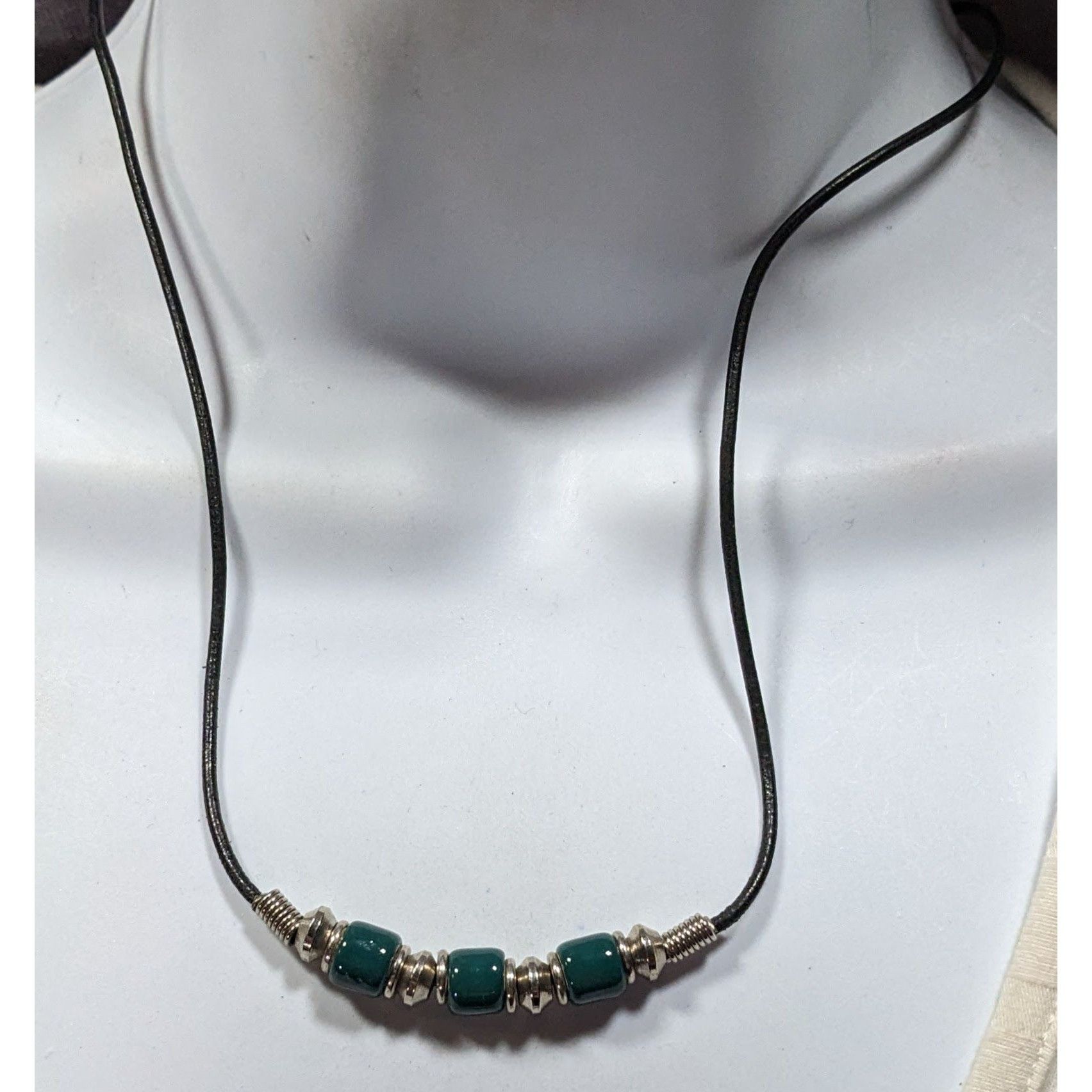 Other 90s Style Teal And Silver Tone Beaded Necklace Size ONE SIZE - 2 Thumbnail