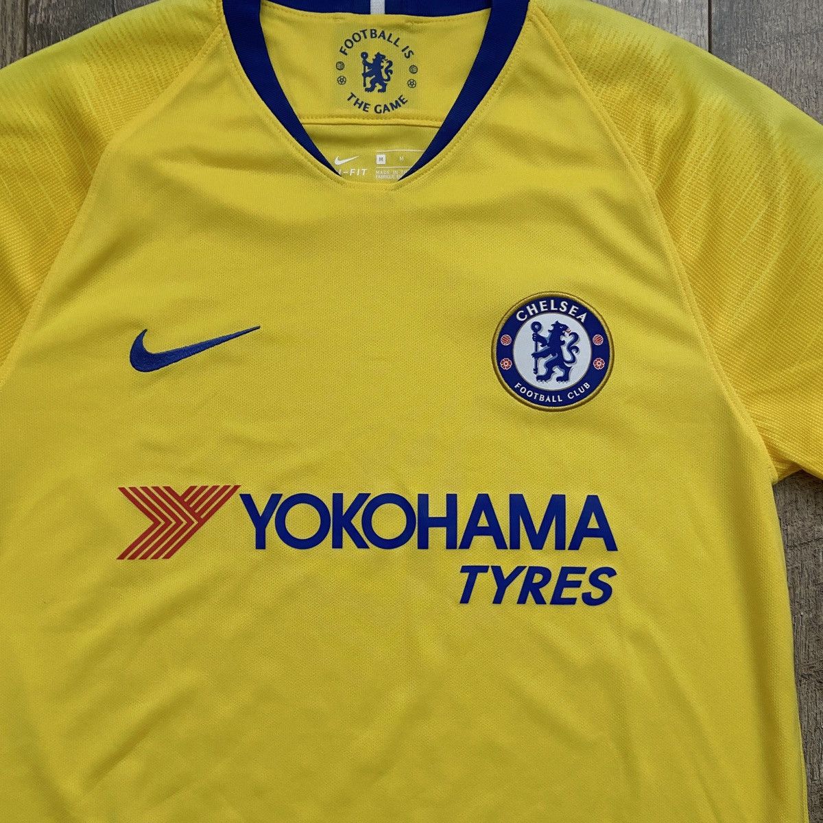 Nike 2018/19 Nike Chelsea FC Away Soccer Shirt/Jersey Size US M / EU 48-50 / 2 - 3 Thumbnail