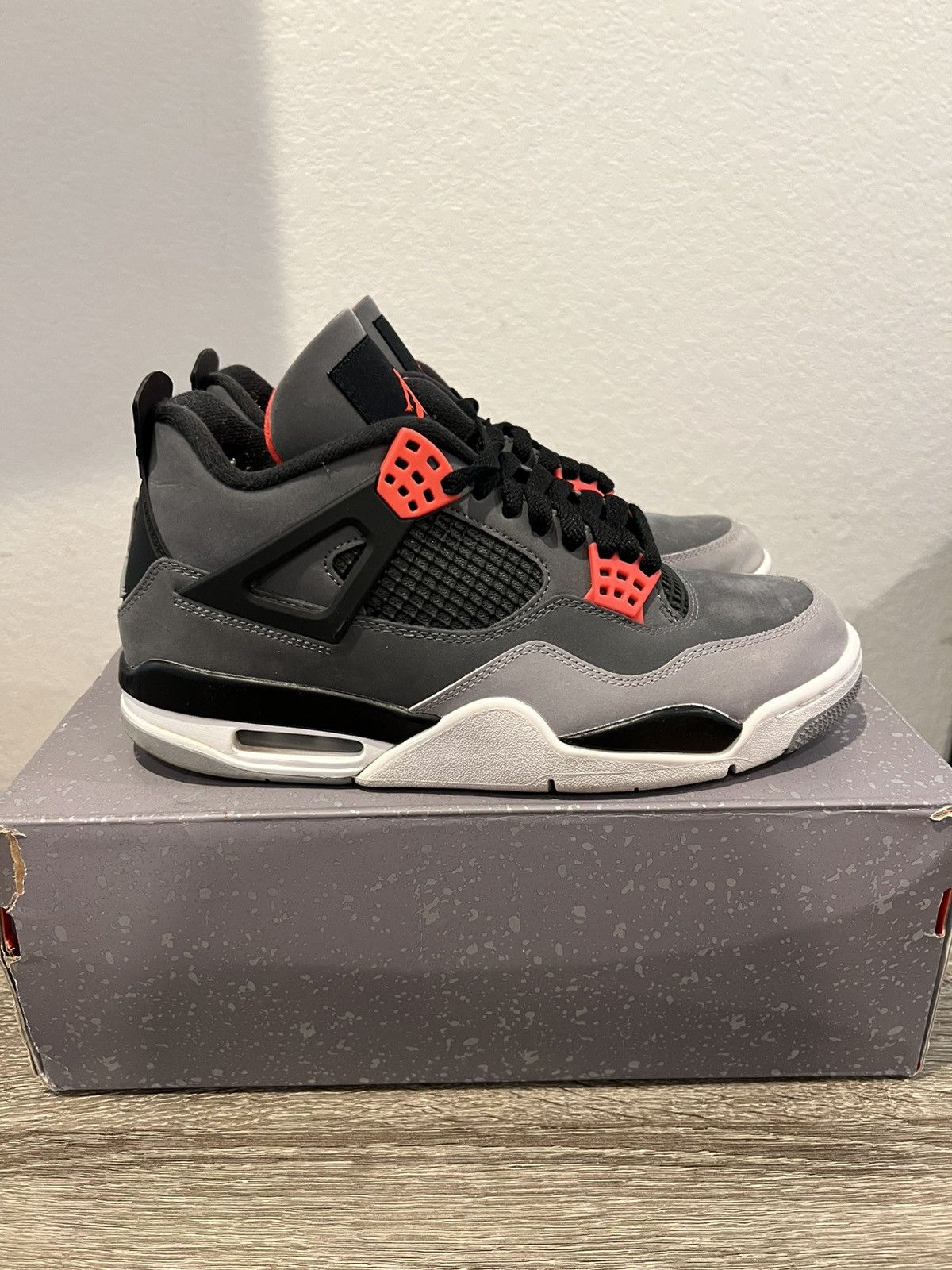 Jordan Brand × Nike Jordan 4 Retro Infrared Size US 8.5 / EU 41-42 - 2 Thumbnail