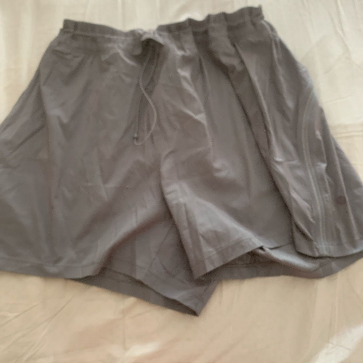 Lululemon lululemon gray shorts 6’ Size US 32 / EU 48 - 1 Thumbnail