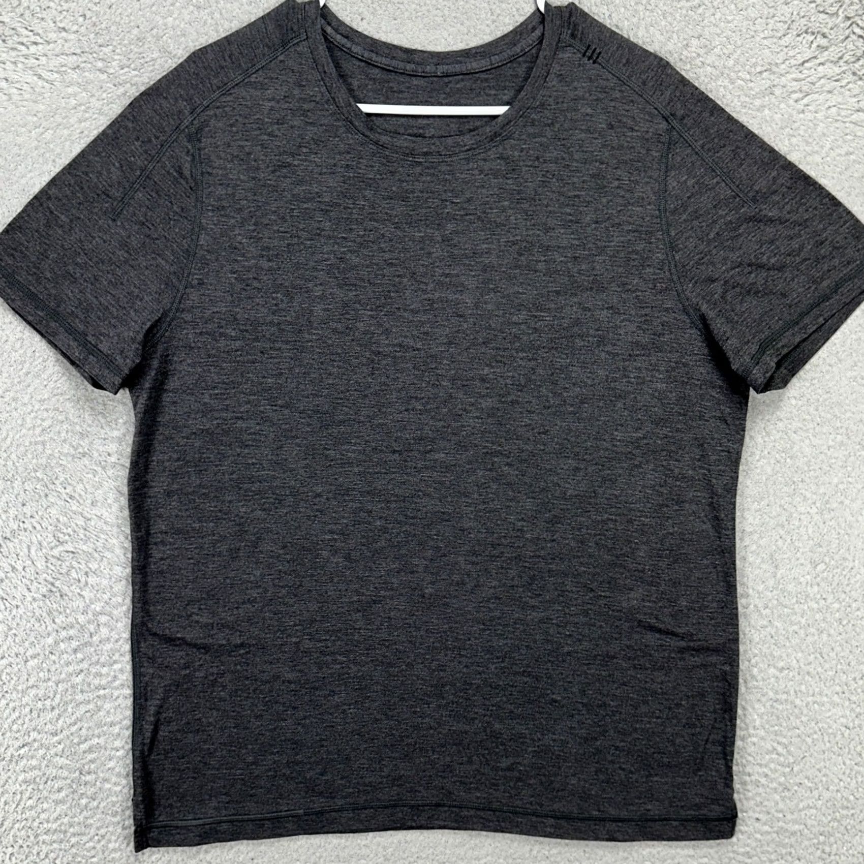 Lululemon Lululemon T-Shirt Men Large Dark Gray Athletic Short Sleeve Logo Breathing Crew Neck Shirt Size US L / EU 52-54 / 3 - 3 Thumbnail