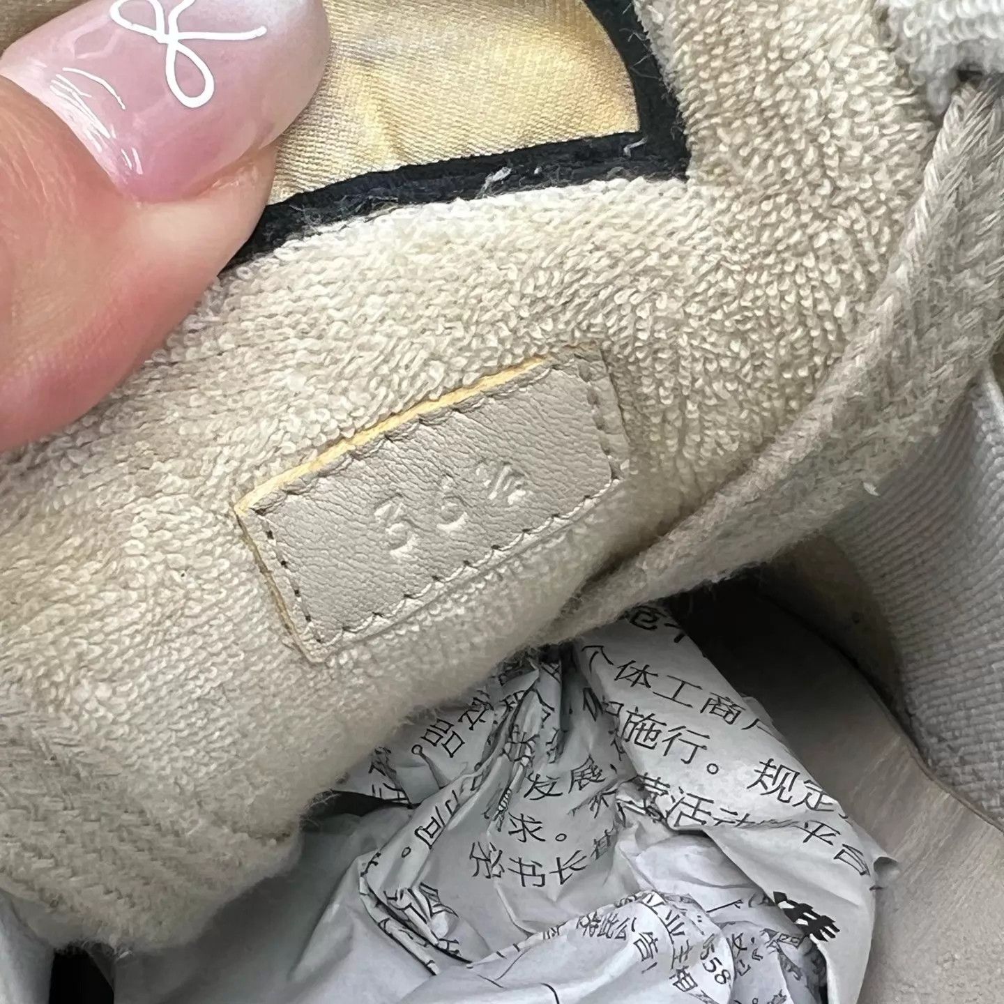 Gucci Gucci distressed no logo 36.5 good cond replaced lining box Size US 6 / IT 36 - 6 Thumbnail