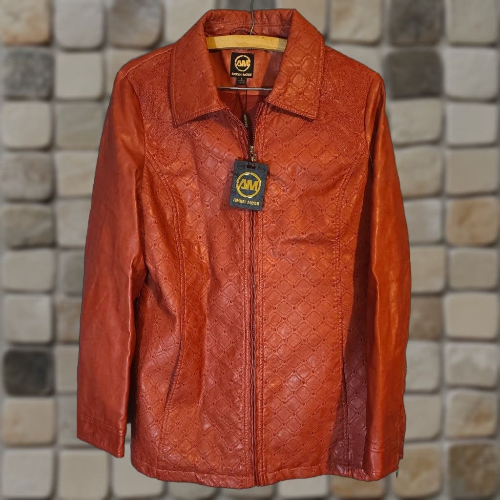 Vintage Ameri Mode Dark Red Faux Leather Jacket Women Boho Mid-Length Full Zip Collared Size S New with Tags Size S / US 4 / IT 40 - 1 Thumbnail