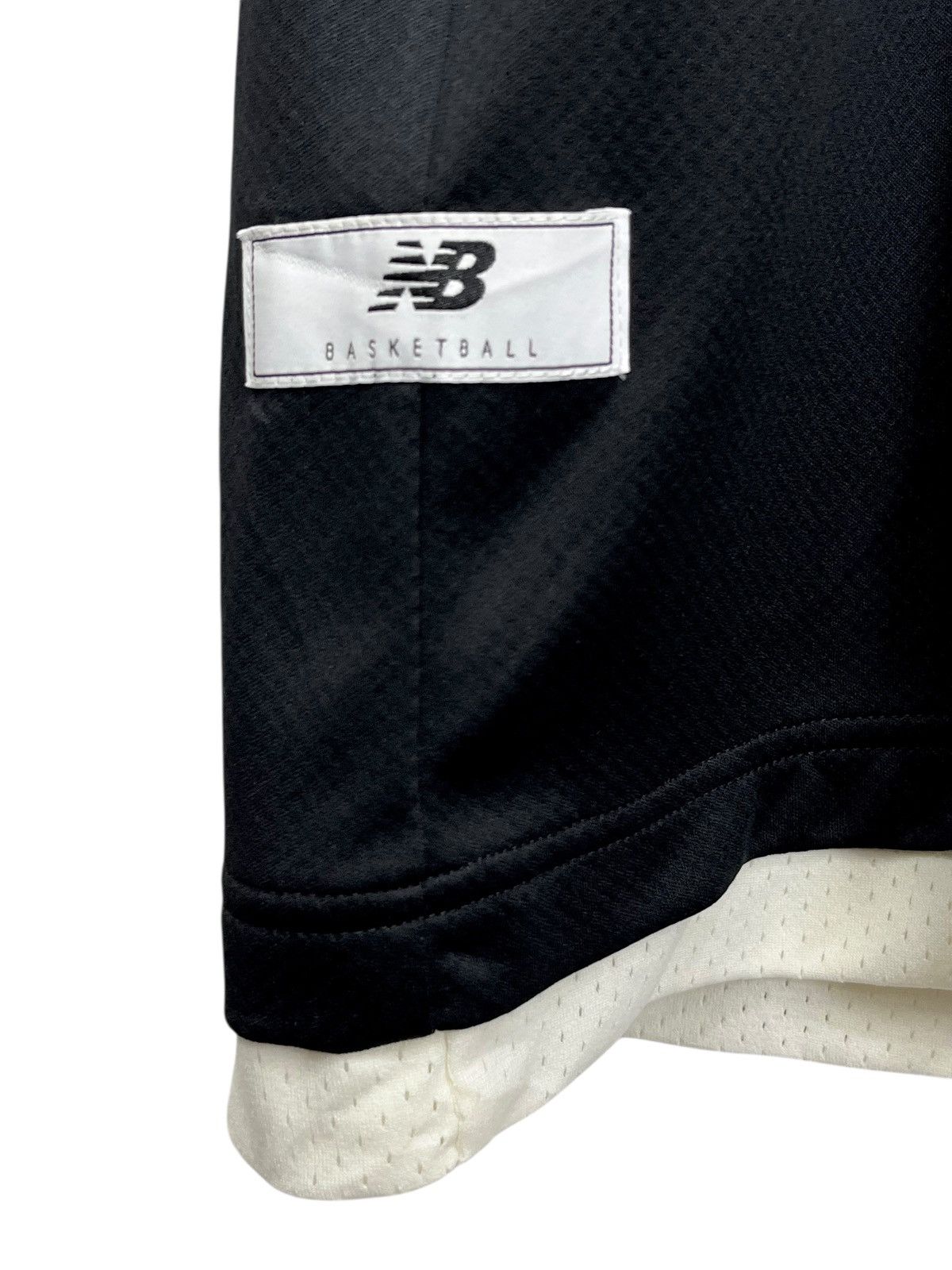 New Balance Vintage NEW BALANCE HOOPS BASKETBALL Polyester T-Shirt Size US M / EU 48-50 / 2 - 6 Thumbnail