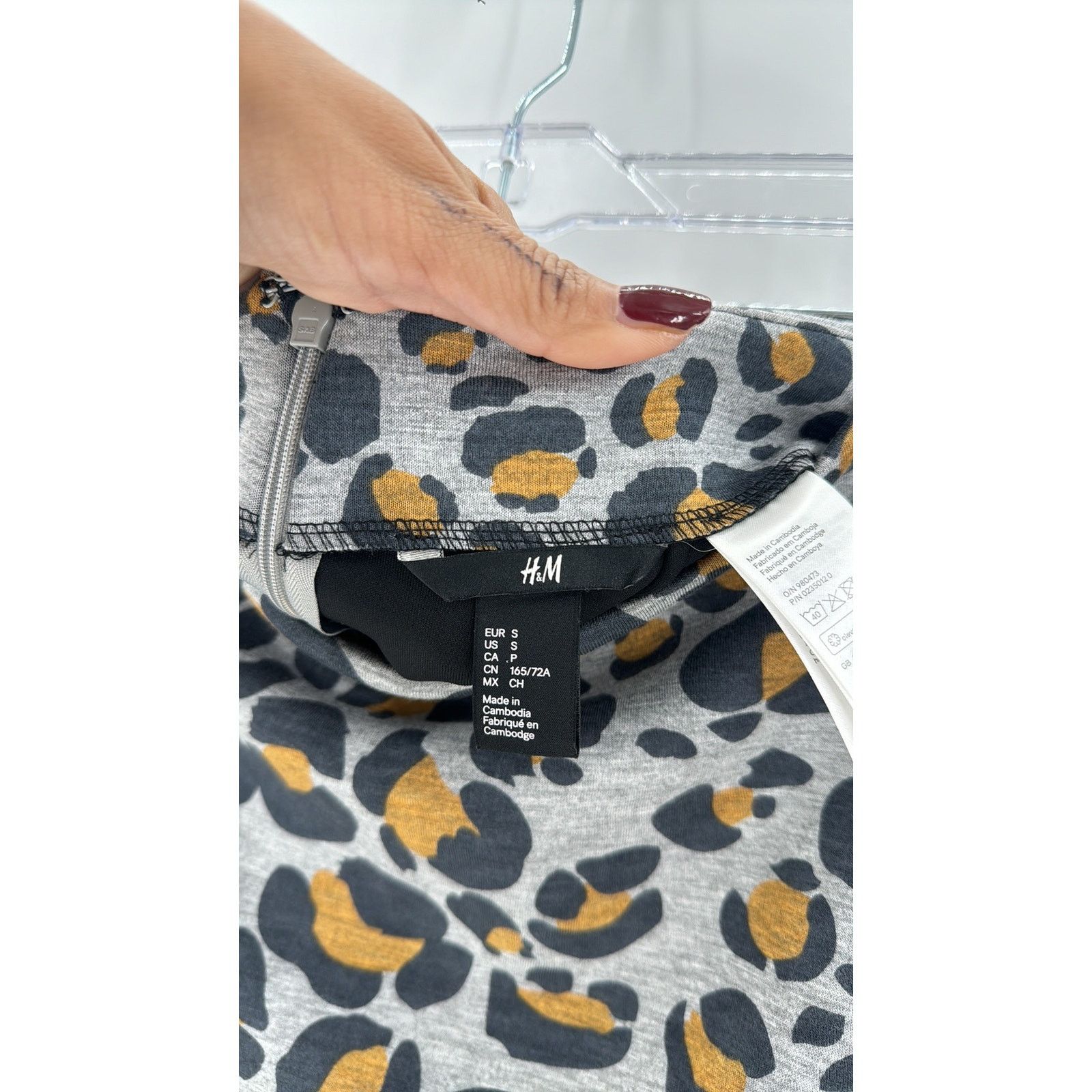 H&M H&M Basic Women's Gray leopard print Stretch Pencil Skirt Size 27" / US 4 / IT 40 - 3 Thumbnail
