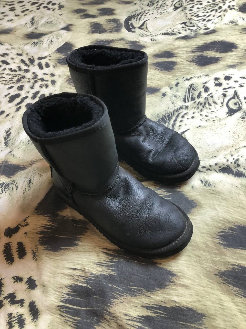 Ugg Uggs size 9 Black leather on soft black sheepskin Size US 10 / IT 40 - 9 Thumbnail