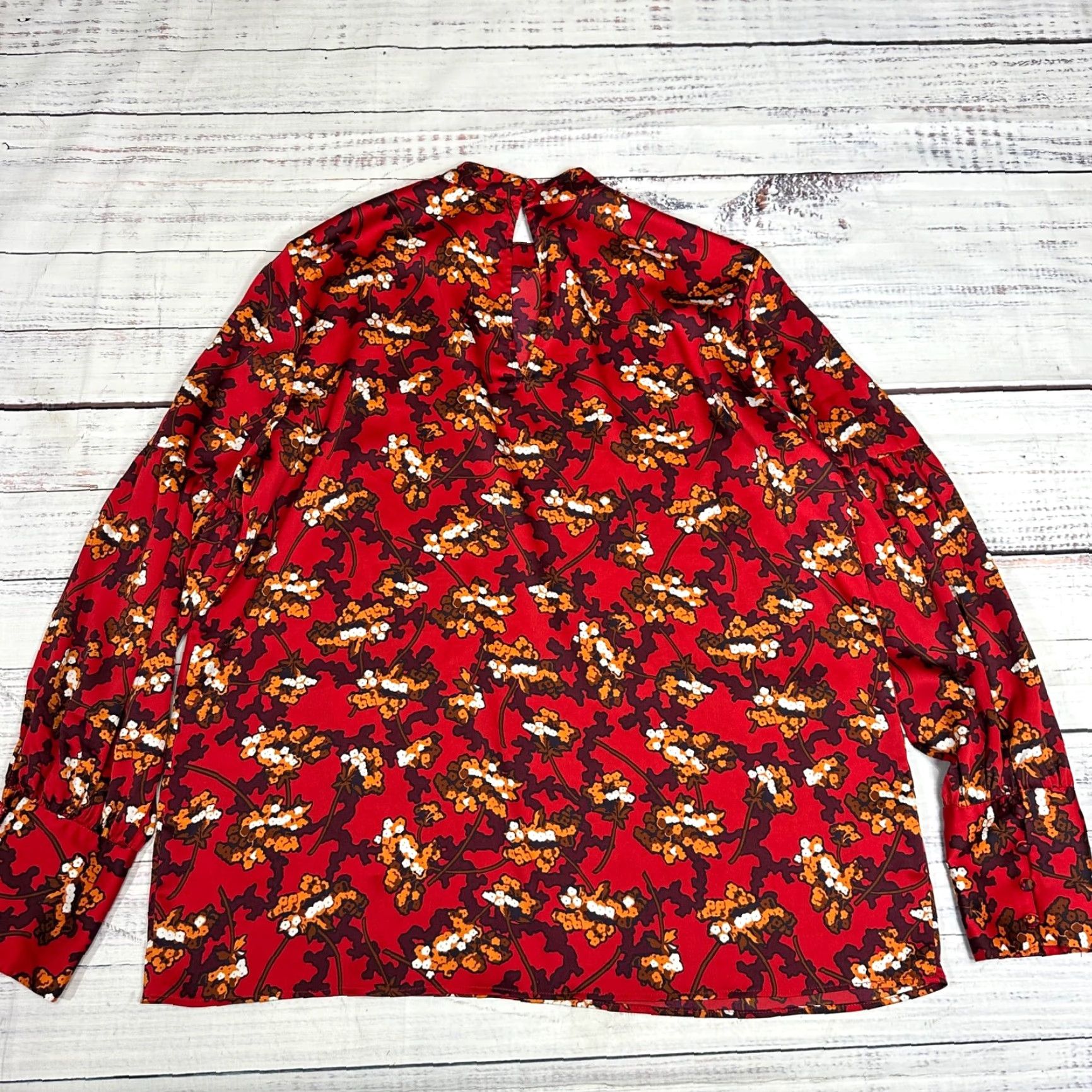 Ann Taylor Ann Taylor Blouse Womens Long Sleeve Pullover Red Print Sz L Button Cuffs Size L / US 10 / IT 46 - 4 Thumbnail