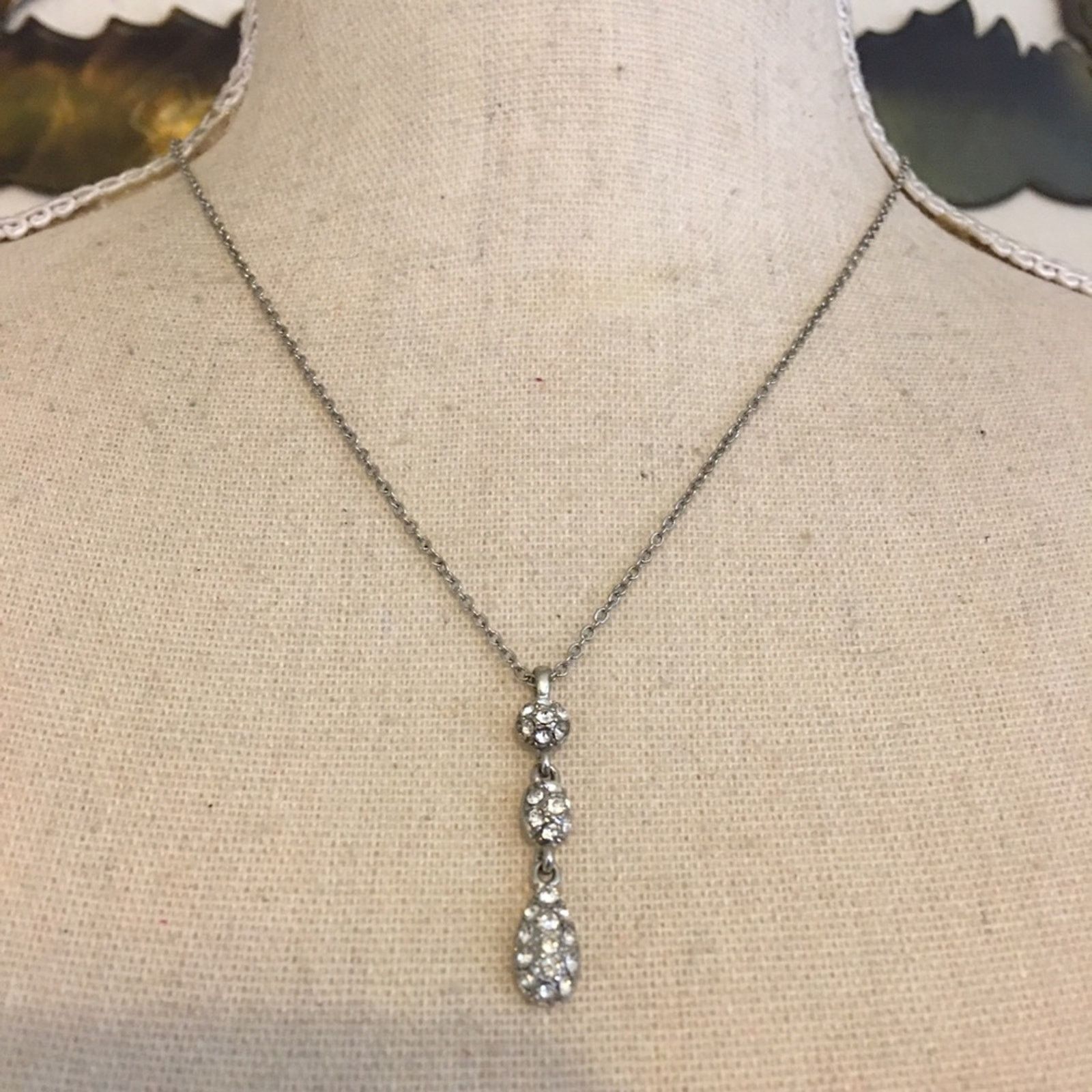 Jewelry Silver tone rhinestone dangle pendant on chain Size ONE SIZE - 1 Thumbnail