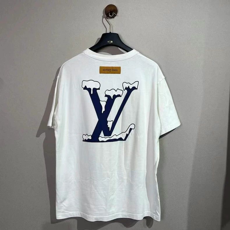 Louis Vuitton Louis Vuitton White Snow Mountain Melts Back Logo Short Sl Size US XL / EU 56 / 4 - 2 Thumbnail