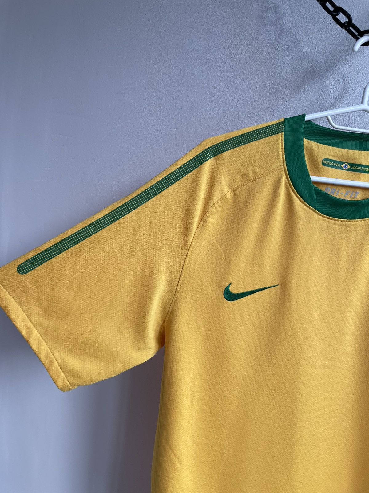 Nike Brasil 2010 2011 Home Football Shirt Soccer Jersey Nike Size US M / EU 48-50 / 2 - 3 Thumbnail