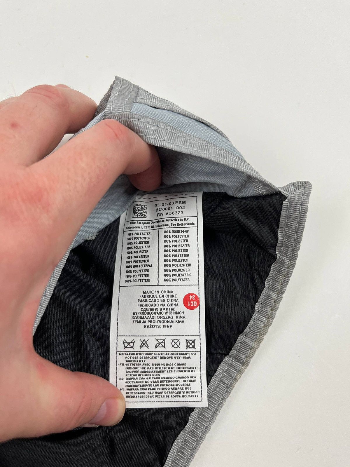 Nike Nike Tri Fold Wallet Grey Black Swoosh Nylon Y2K Vintage Size ONE SIZE - 8 Thumbnail