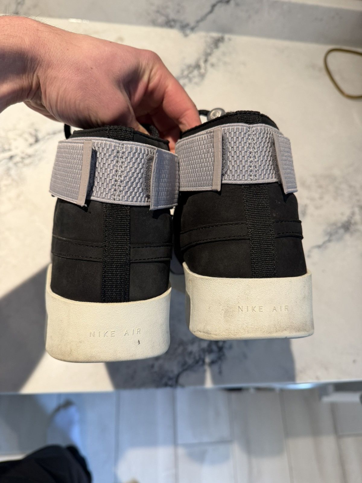 Fear of God × Nike Nike x Fear of god Raid Friends and family Size US 10.5 / EU 43-44 - 5 Thumbnail