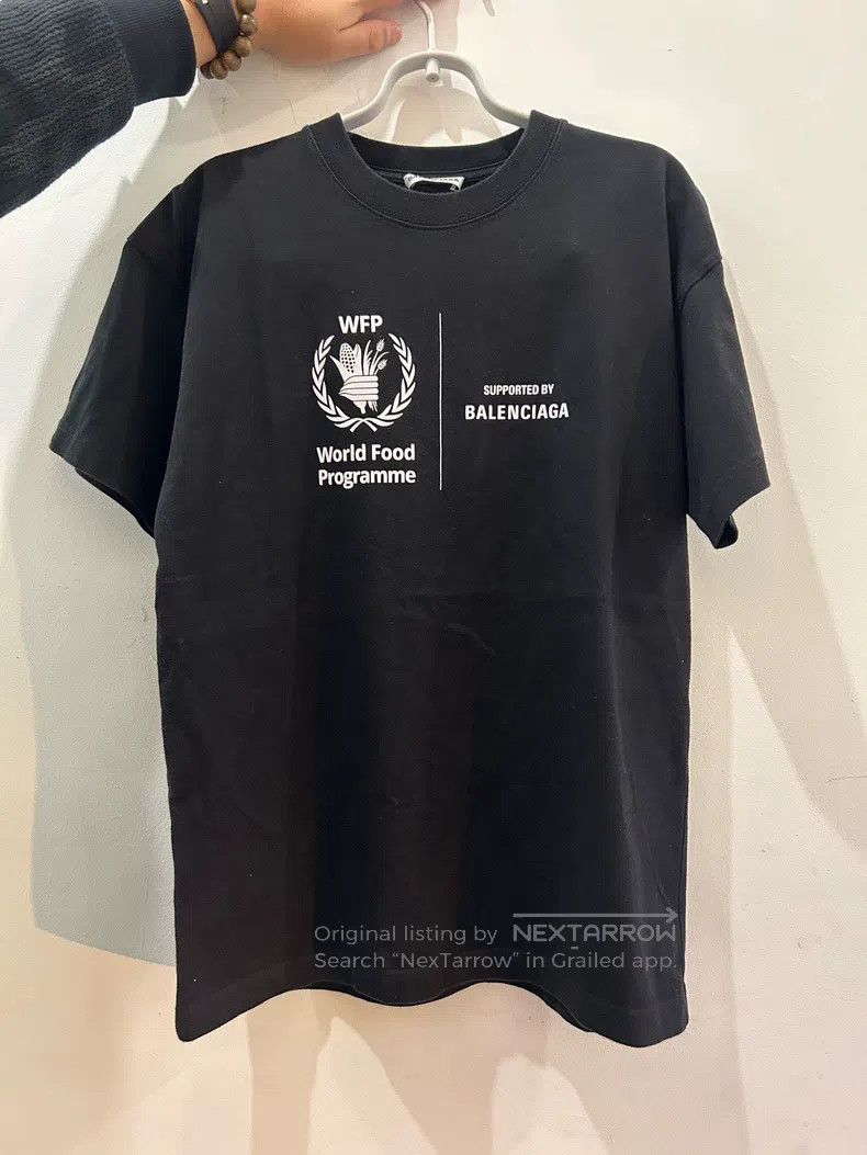 Balenciaga Balenciaga Wheat logo black short-sleeve T-shirt Size US S / EU 44-46 / 1 - 1 Thumbnail
