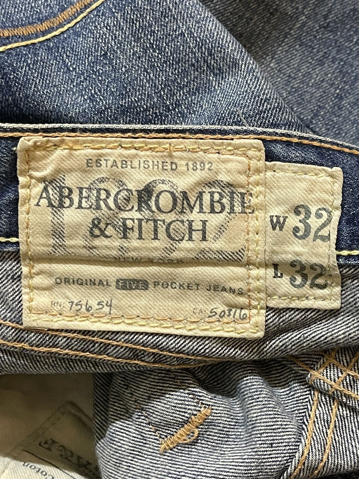 Abercrombie & Fitch Vintage Abercrombie & Fitch Blue Wash Distressed Baggy Jeans Size US 35 - 9 Thumbnail