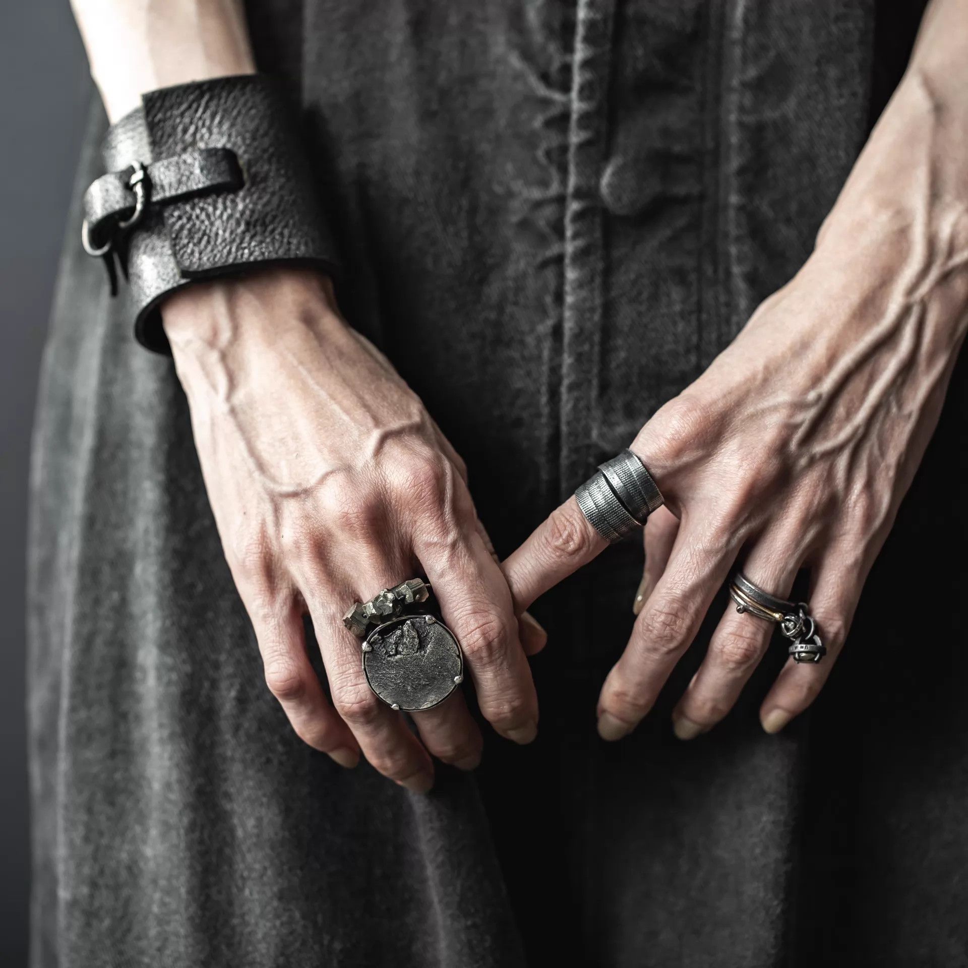 DETAJ Detaj Broken Eroded Dark Slvr Mirror Ring 12+14+20 Size ONE SIZE - 6 Thumbnail