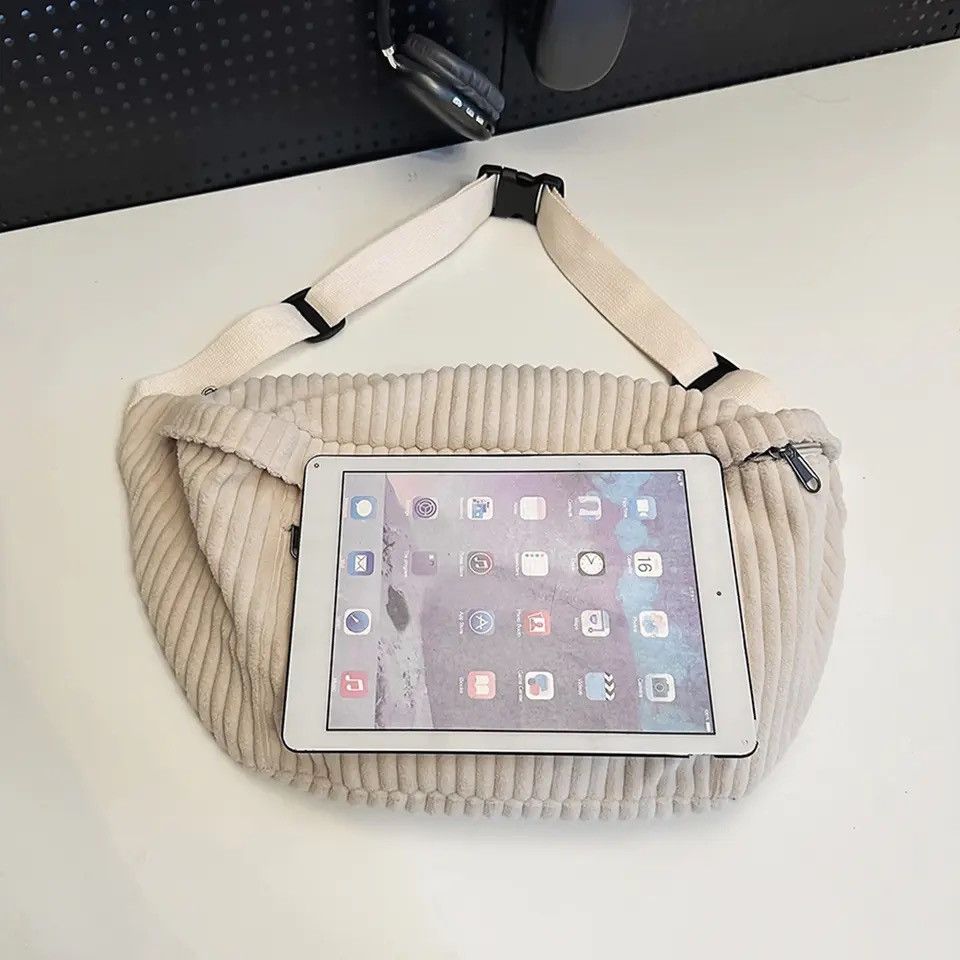 Designer Large Sling Shoulder Crossbody Casual Bag Size ONE SIZE - 3 Thumbnail