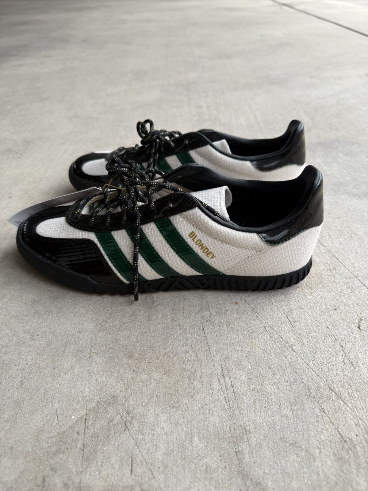 adidas gazelle silver green womens A.B. Gazelle Indoor (Blondey) – Premier