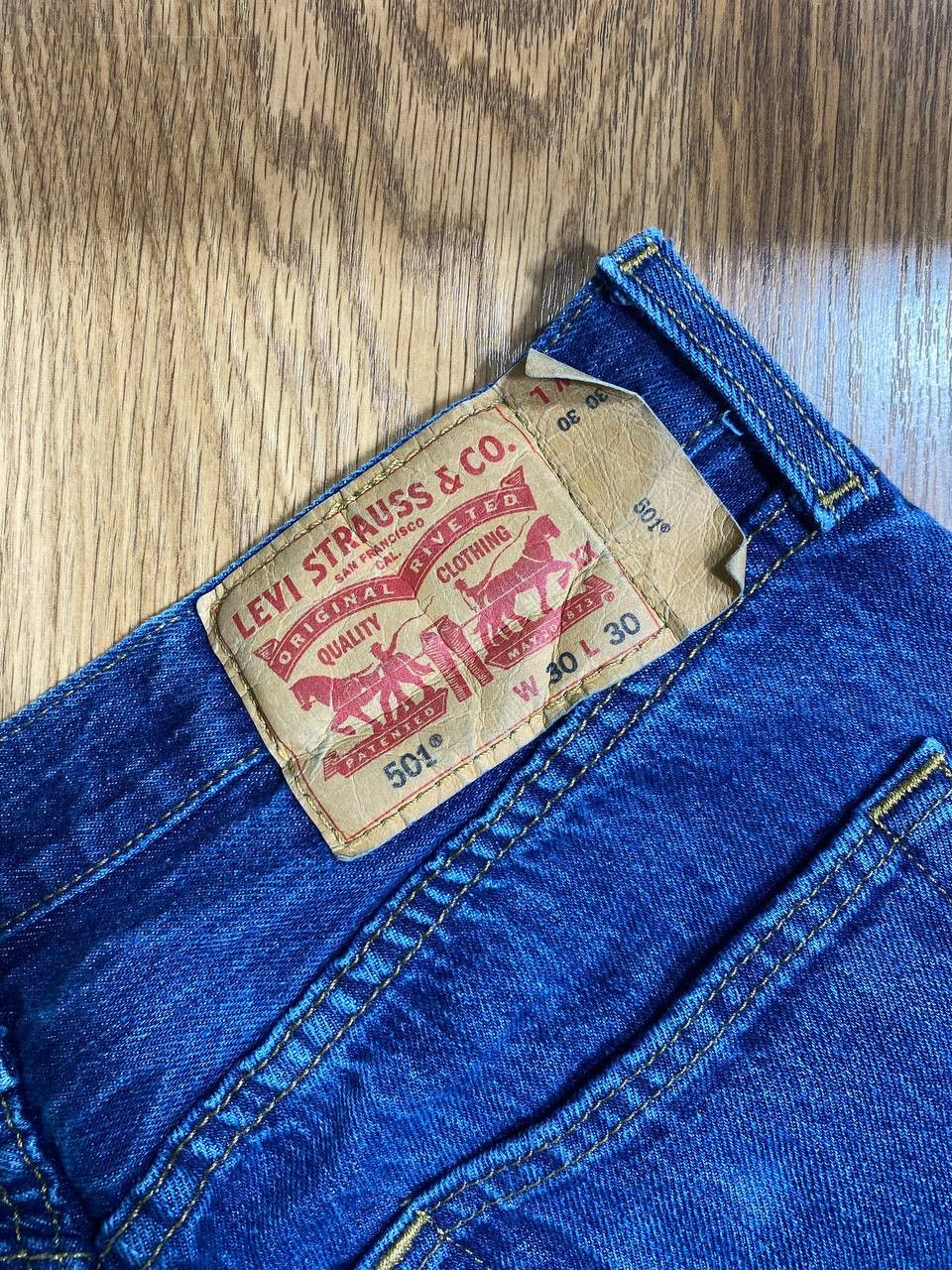 Levi's VINTAGE LEVIS 501 DISTRESS BLUE WASH JEANS Size US 30 / EU 46 - 4 Thumbnail