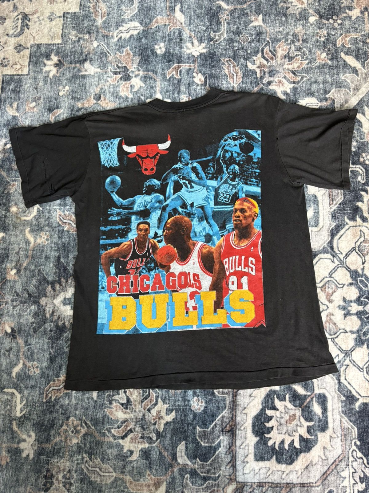 Vintage Vintage Michael Jordan Chicago Bulls Championship Rap Tee Size US XL / EU 56 / 4 - 2 Thumbnail