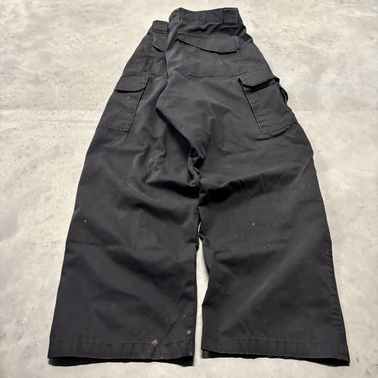 Japanese Brand × Vintage Crazy Vintage Y2K/2000s Baggy Black Streetwear Workwear Skater Cargo Pants! Size US 34 / EU 50 - 4 Thumbnail