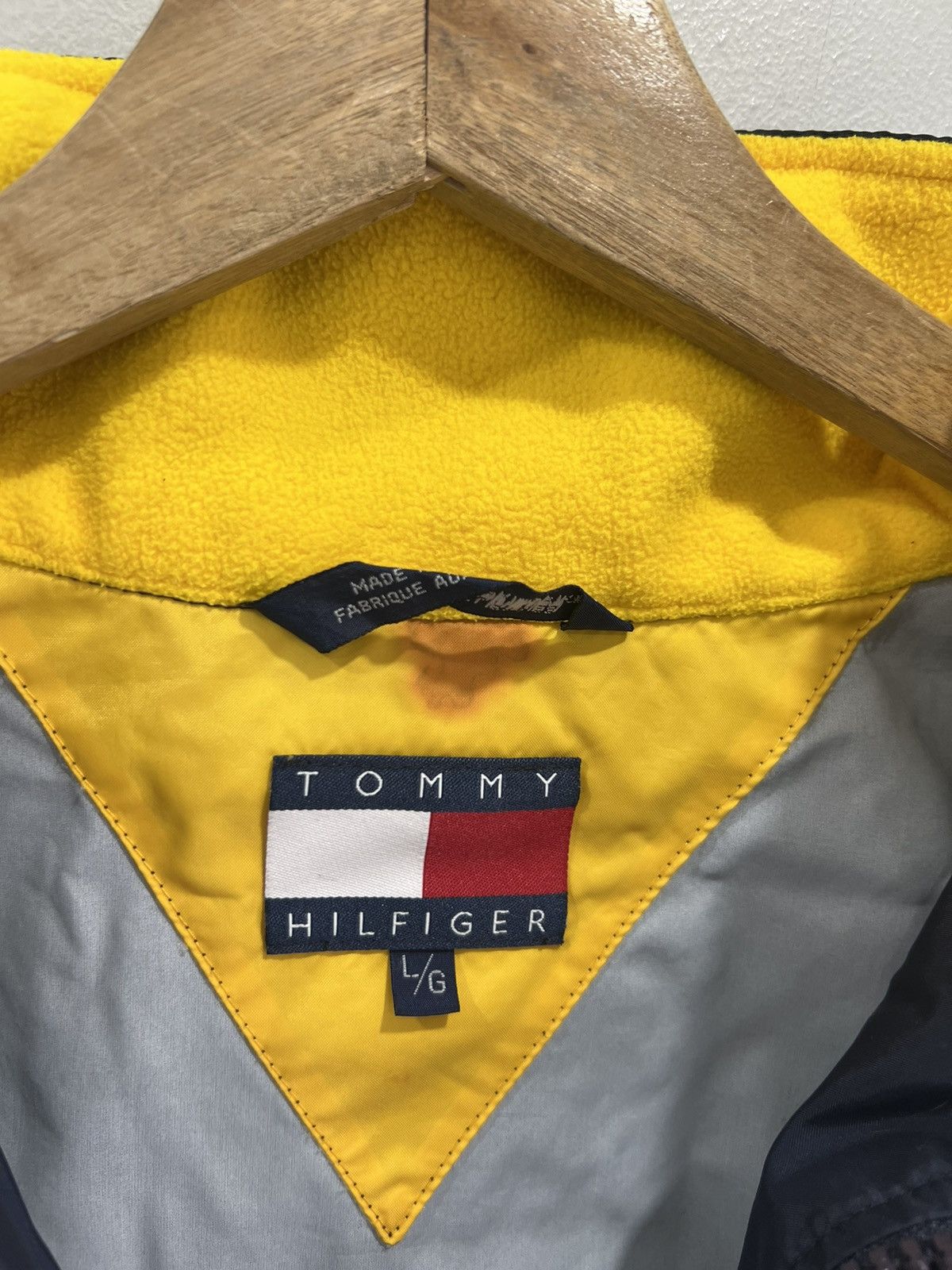 Japanese Brand Vintage Tommy Hilfiger Windbreaker Jacket Size US L / EU 52-54 / 3 - 4 Thumbnail