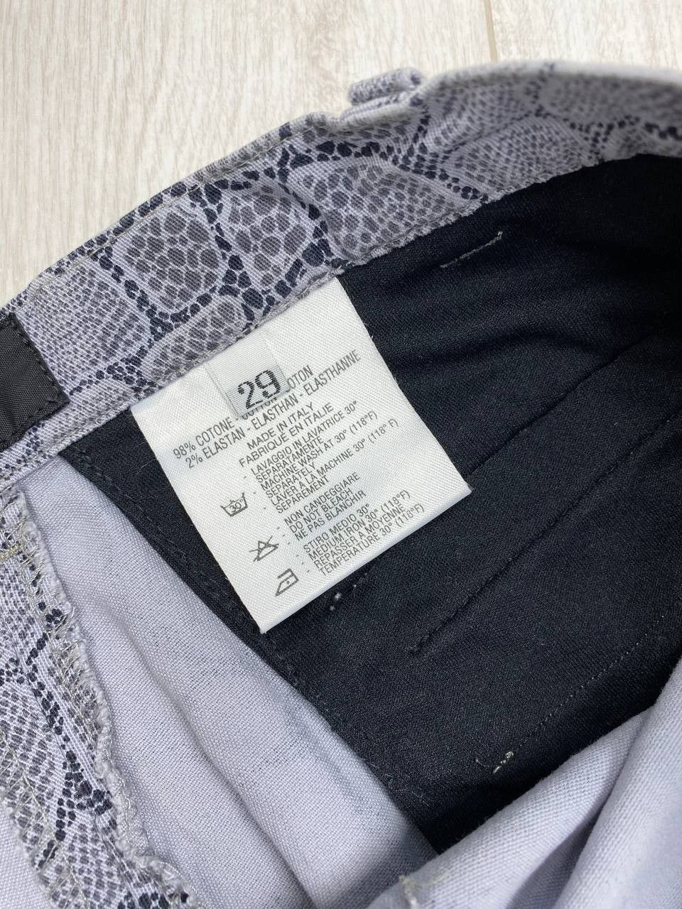 Versace × Versace Jeans Couture × Vintage Vintage Versace Jeans Pants print snake Size 29" - 7 Thumbnail