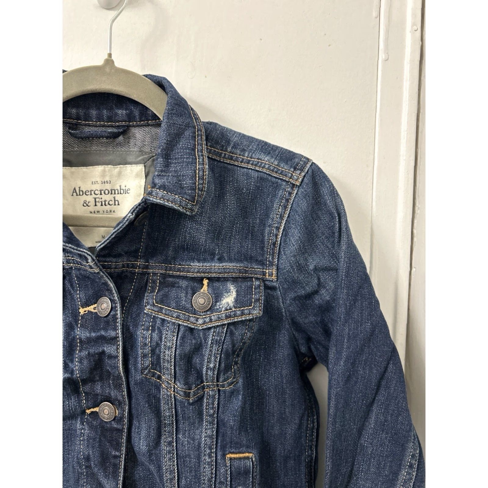 Abercrombie & Fitch Abercrombie & Fitch Denim Jacket Womens M Dark Wash Trucker Distressed Button Front Collared Classic Vintage No Size M / US 6-8 / IT 42-44 - 4 Thumbnail