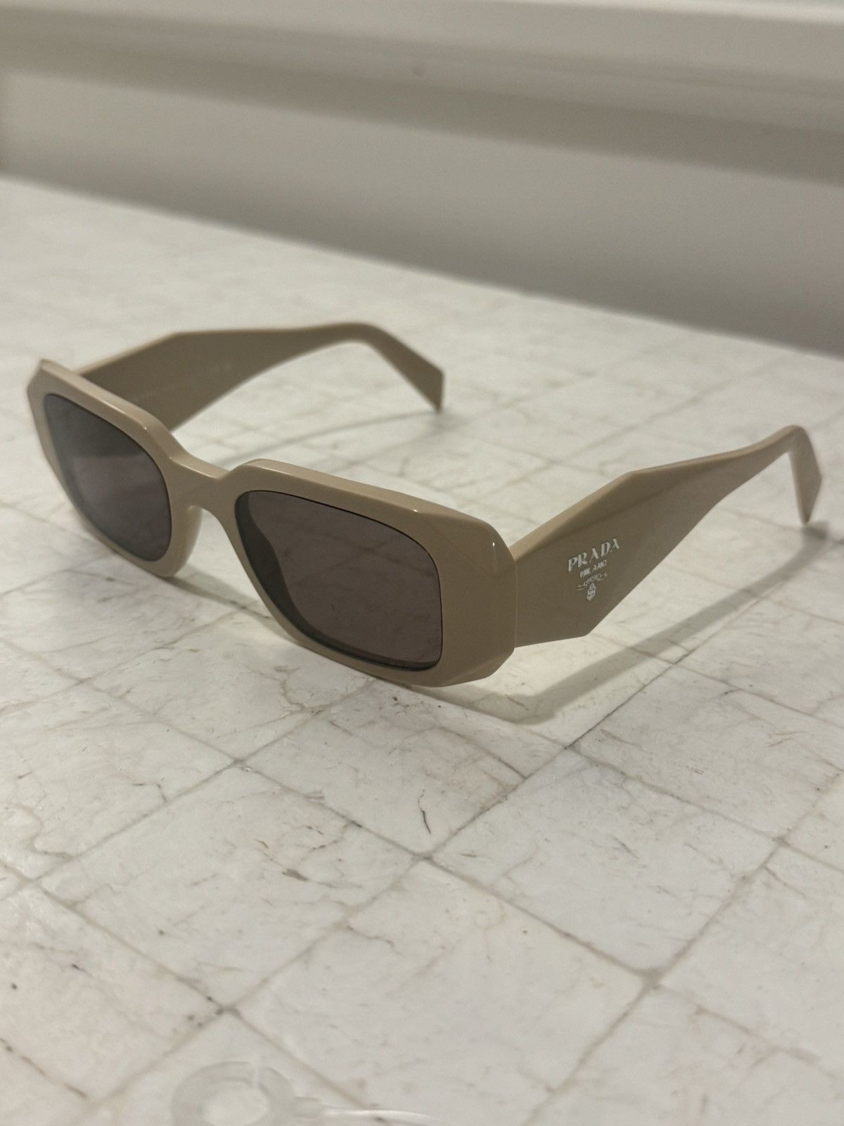 Prada Parada sand/beige sunglasses Size ONE SIZE - 2 Thumbnail