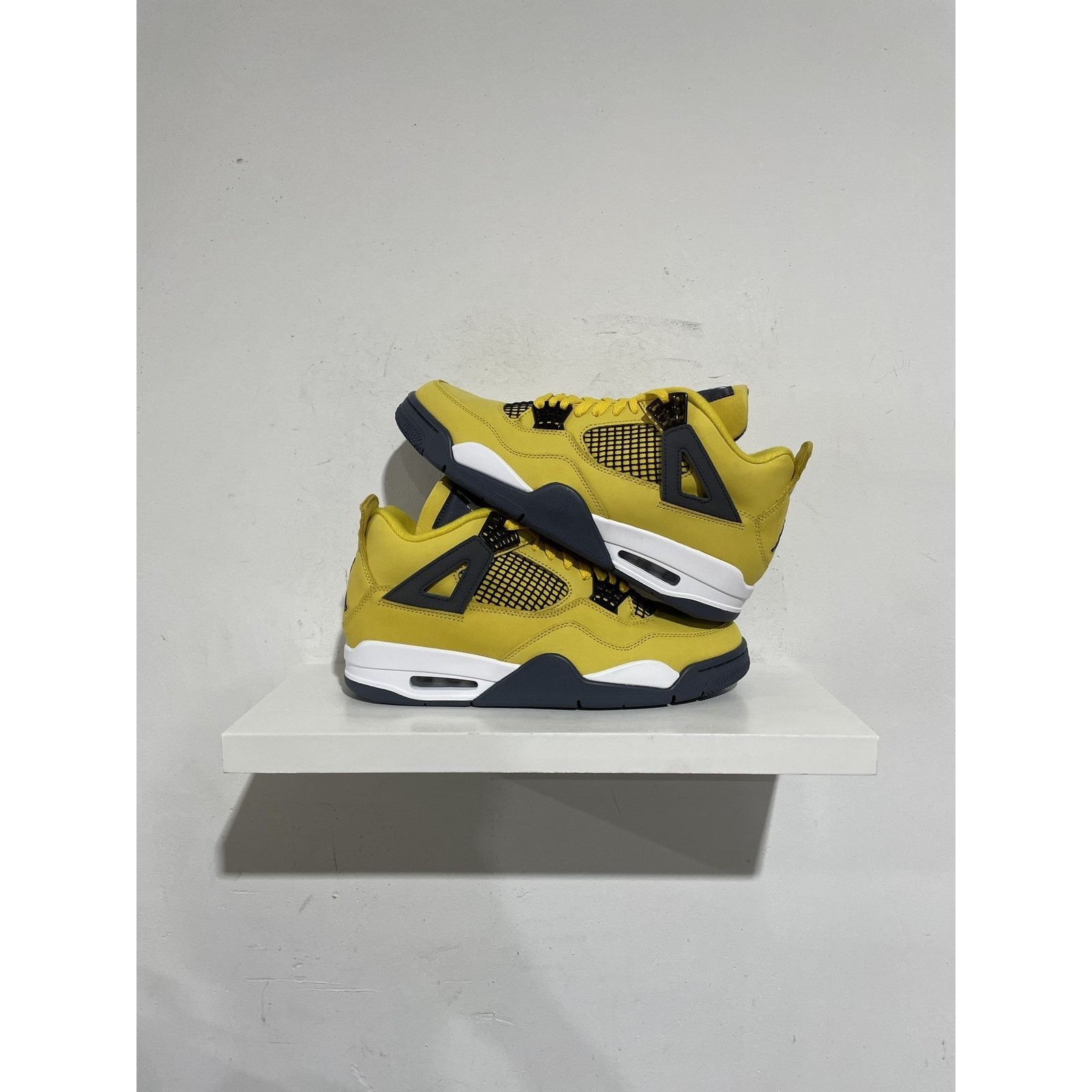Nike NIKE JORDAN 4 LIGHTING 2021 SIZE 9.5 NEW Size US 9.5 / EU 42-43 - 1 Thumbnail