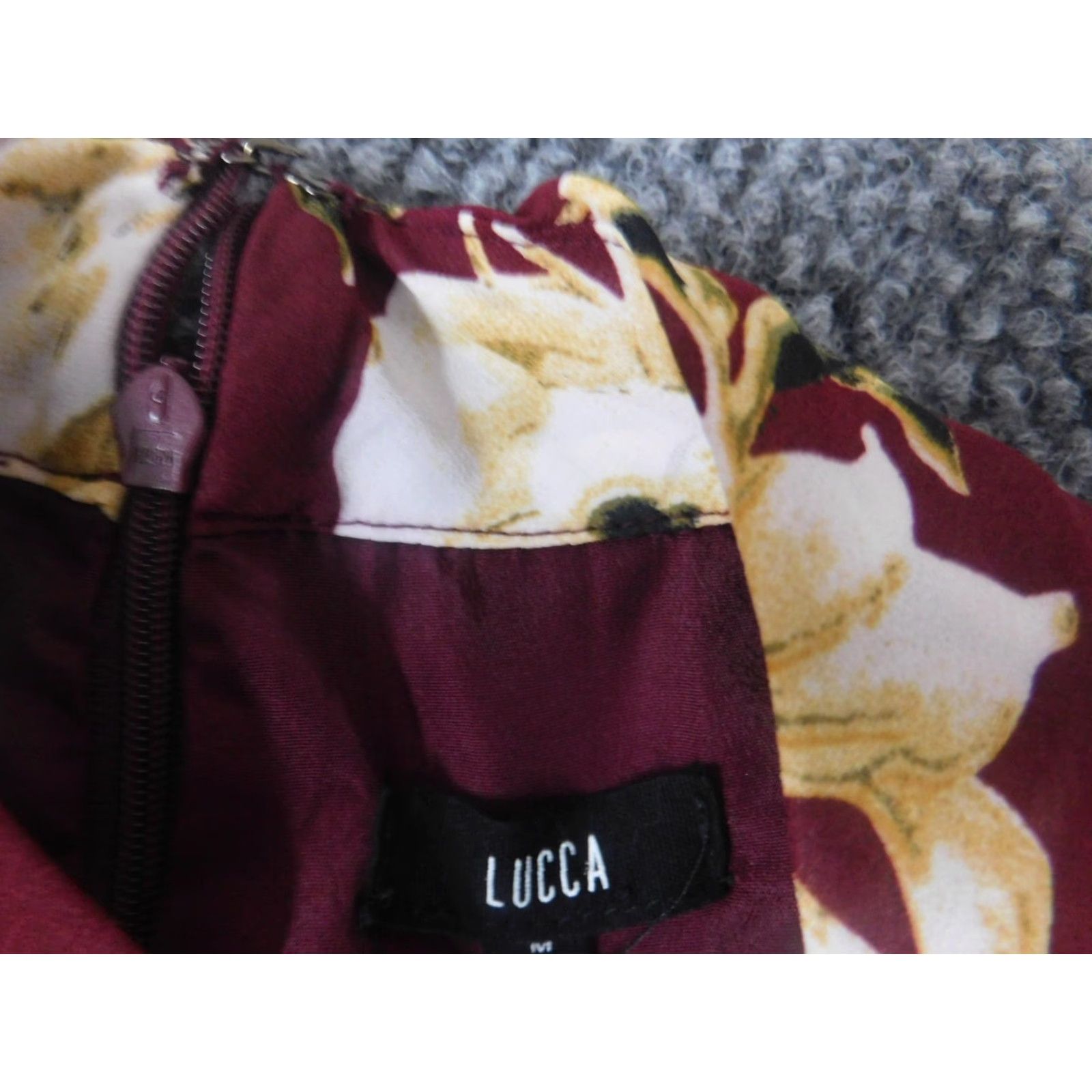 Vintage LUCCA Womens Dress A-Line Dress Medium Red Floral Raglan Short Sleeve Lined Polyester Rayon Christmas/Business Casual Women’s Style 2020s Size M / US 6-8 / IT 42-44 - 5 Thumbnail