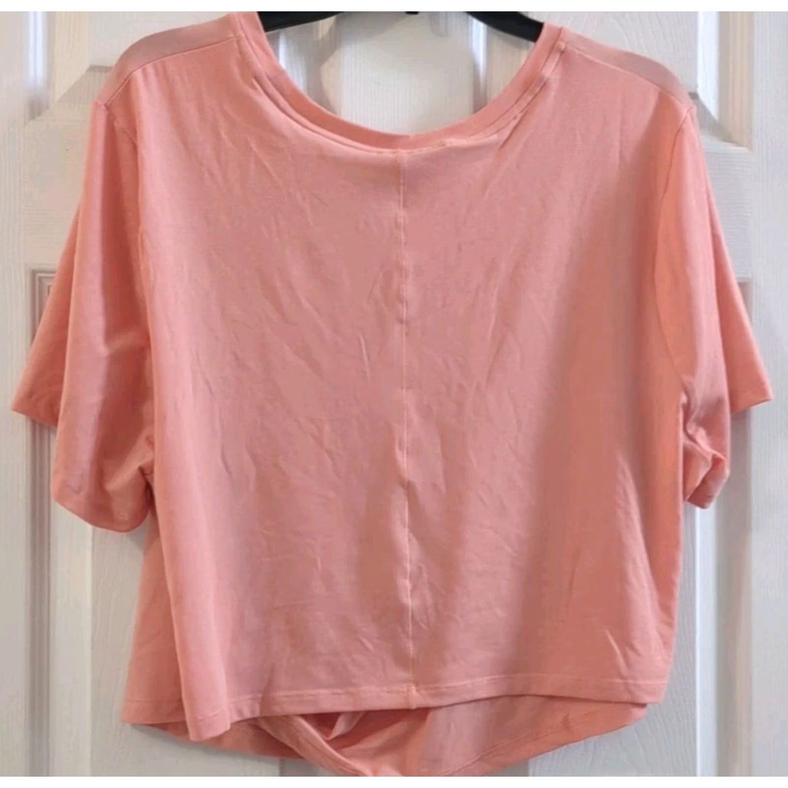 Nike Nike Women’s Dri-Fit One Luxe Twist Cropped Shirt 1X Pink Cropped Nike Women’s Activewear Shirt 1X Pink Womens Mens? Size XL / US 12-14 / IT 48-50 - 4 Thumbnail